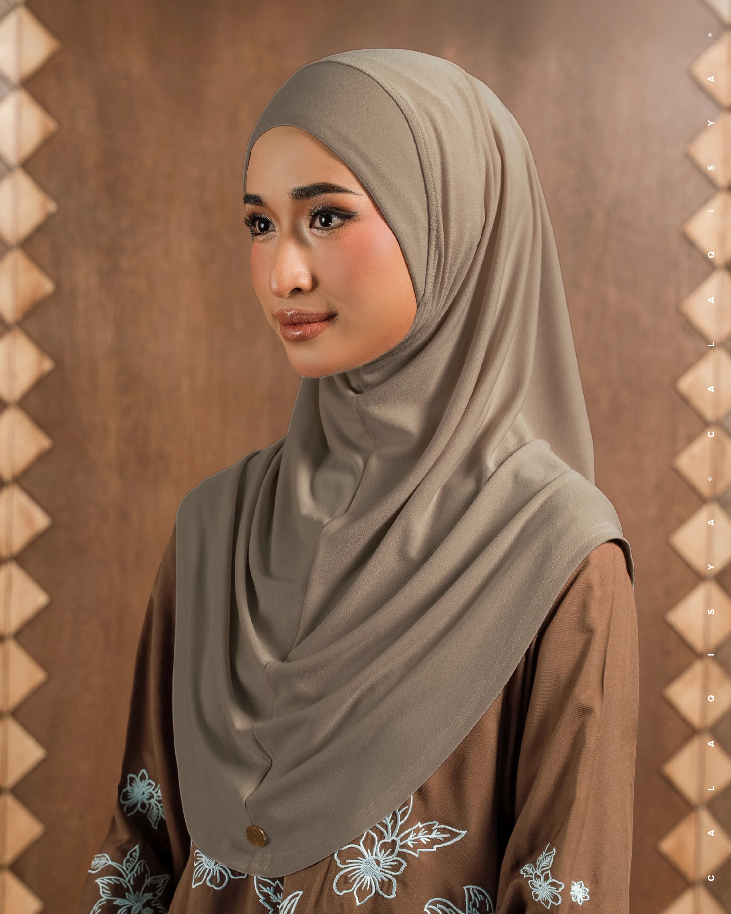 IRONLESS SAFA INSTANT IN LIGHT TAUPE (ODOURLESS)
