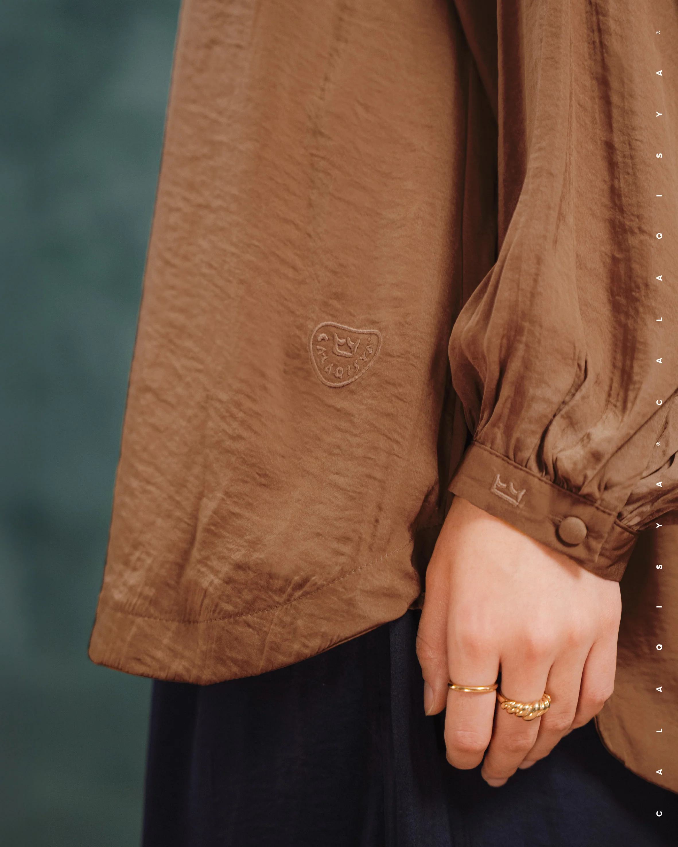 LAUREL BALLOON SLEEVE TOP IN BROWN SUGAR - Image 4