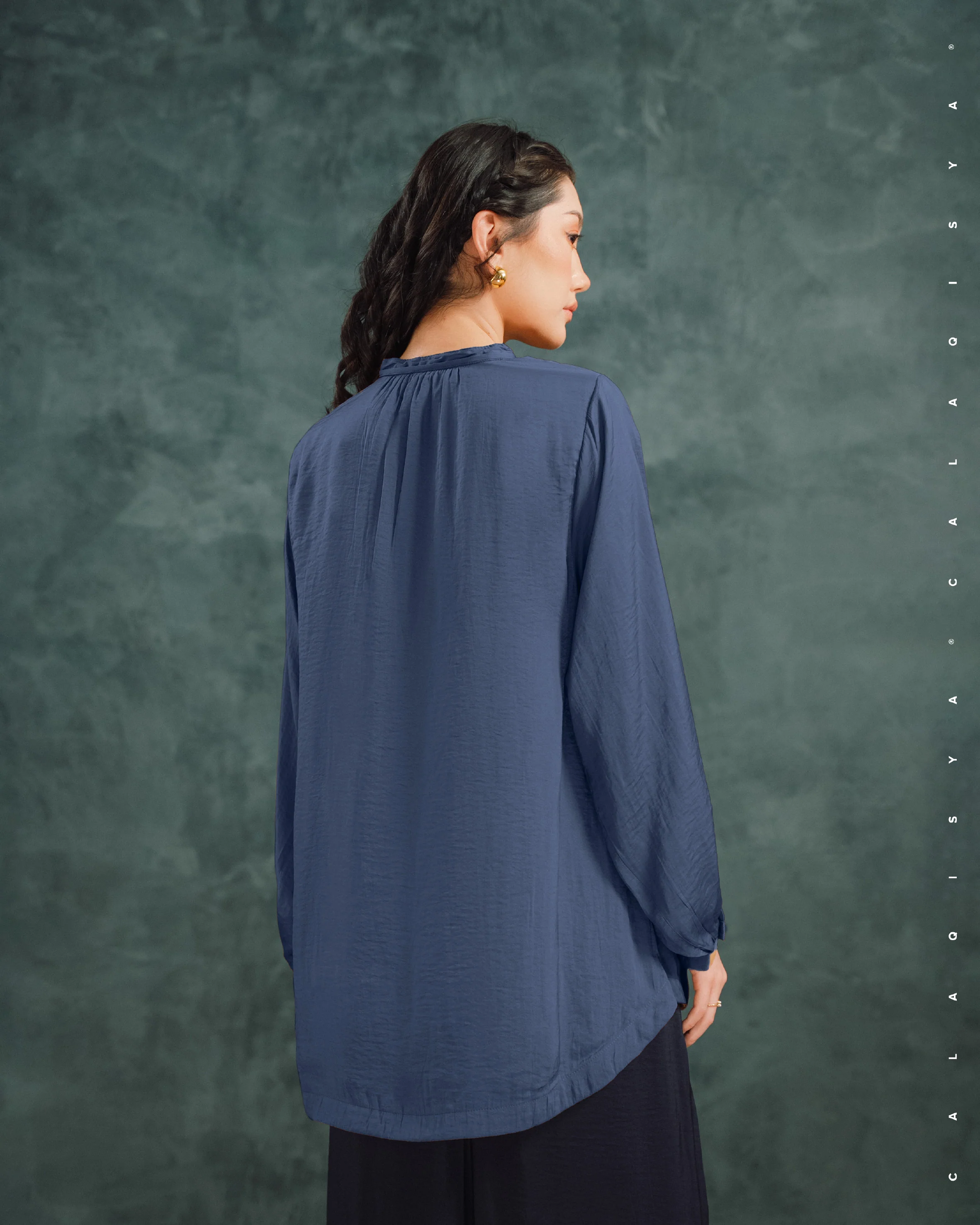 LAUREL BALLOON SLEEVE TOP IN CROWN BLUE