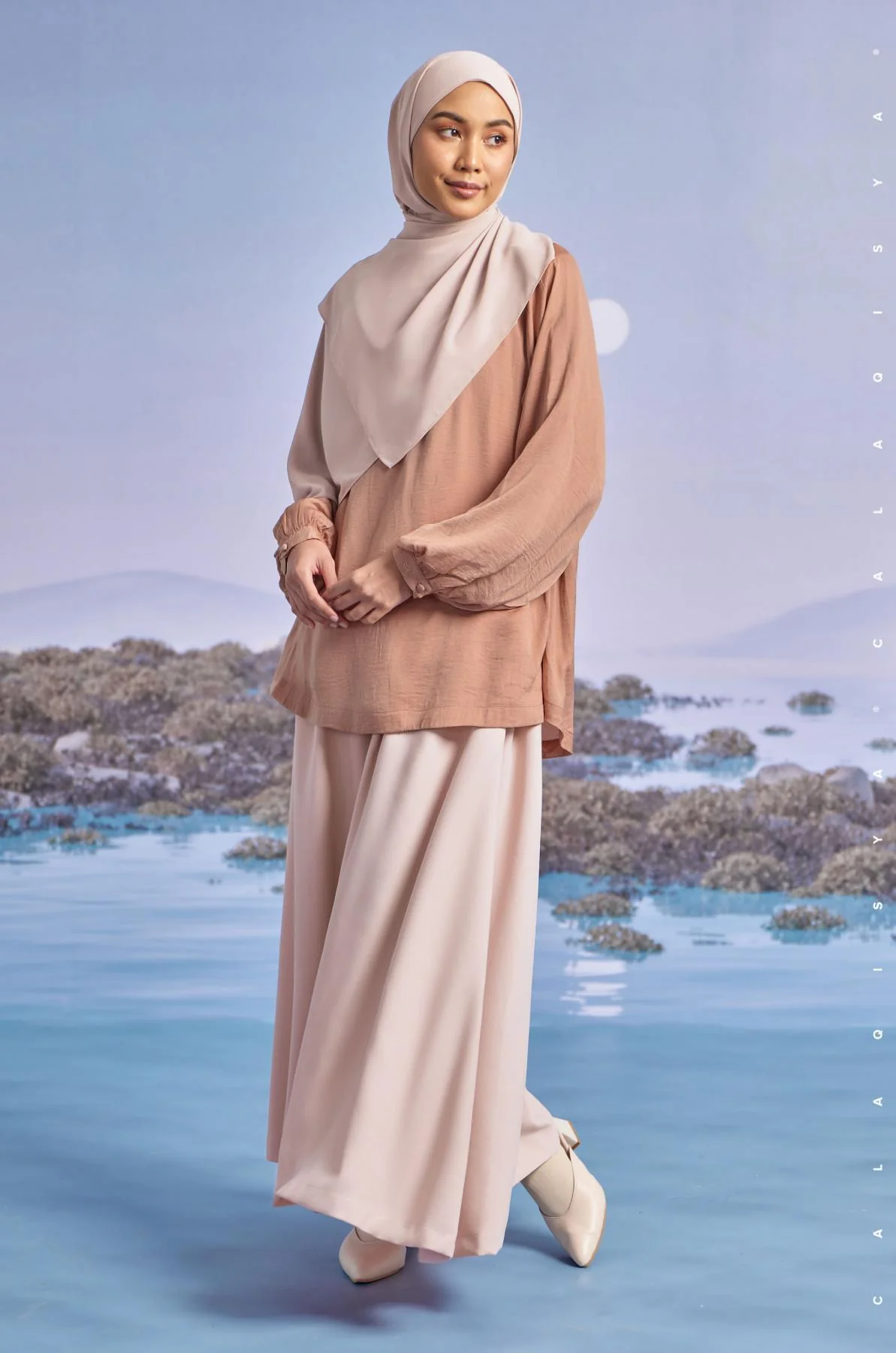 LAUREL BALLOON SLEEVE TOP IN DUSTY CORAL - Image 3