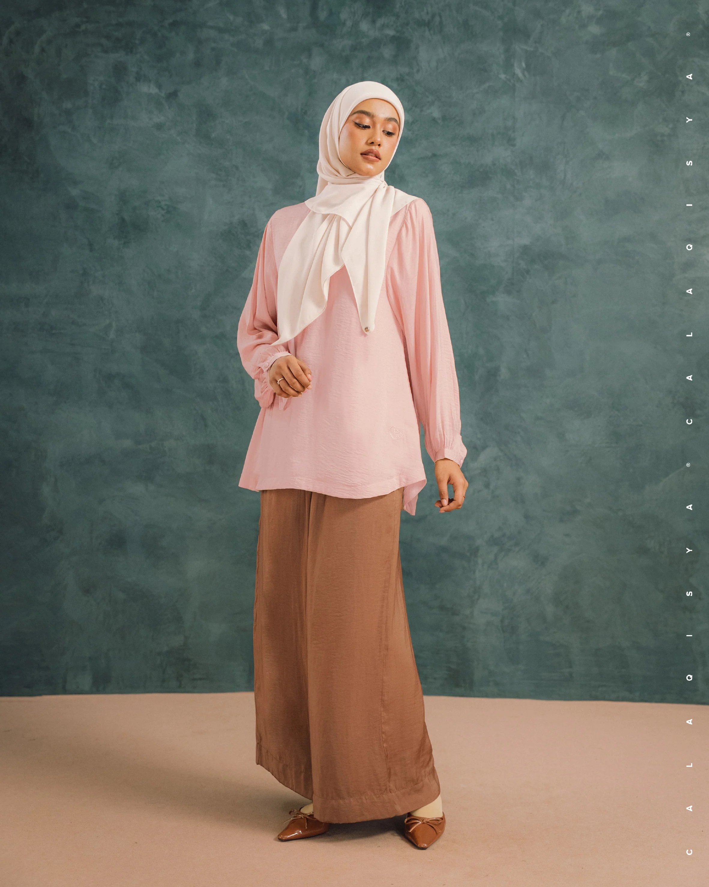LAUREL BALLOON SLEEVE TOP IN SEASHELL PINK - Image 3