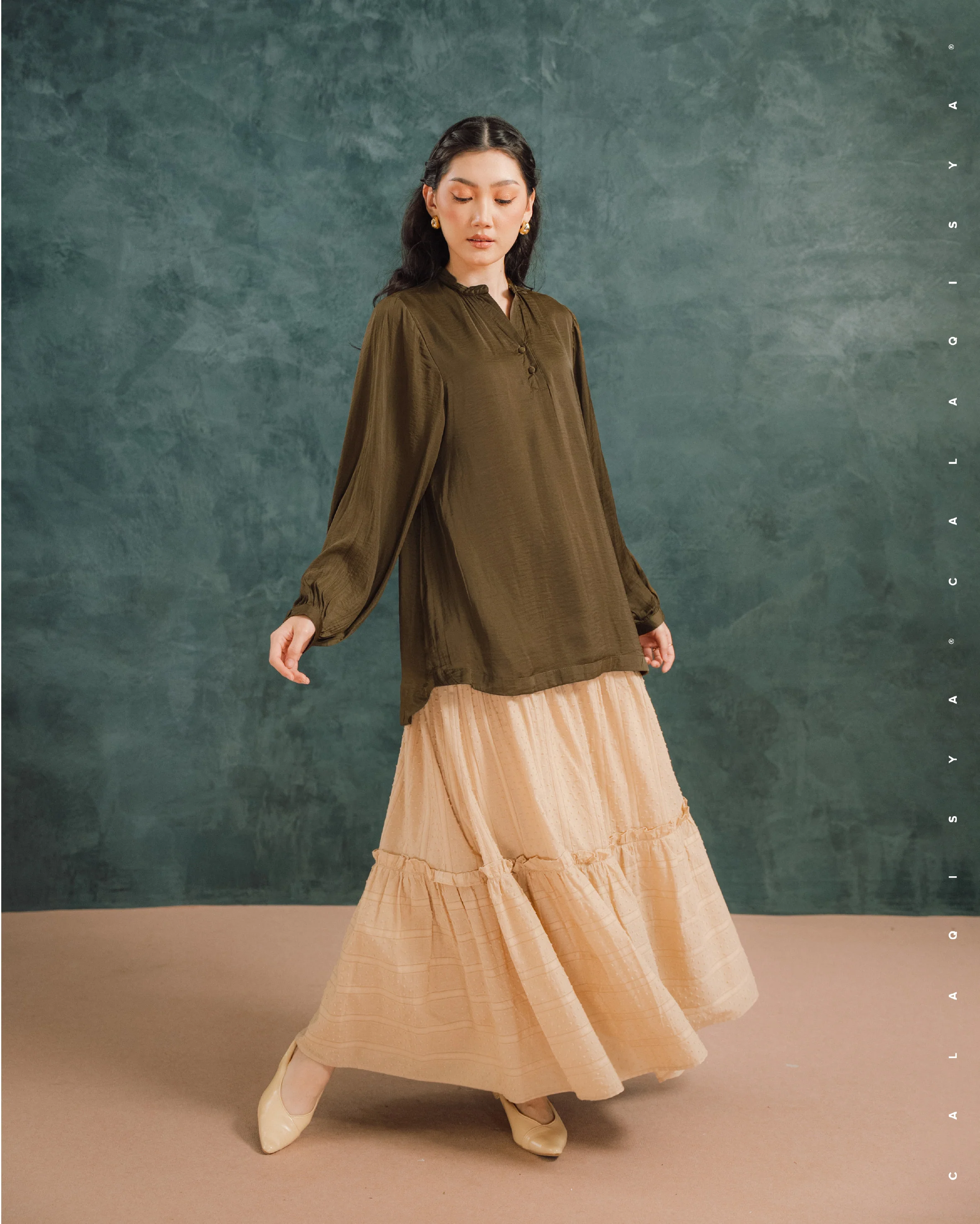 LAUREL BALLOON SLEEVE TOP IN SEPIA - Image 4