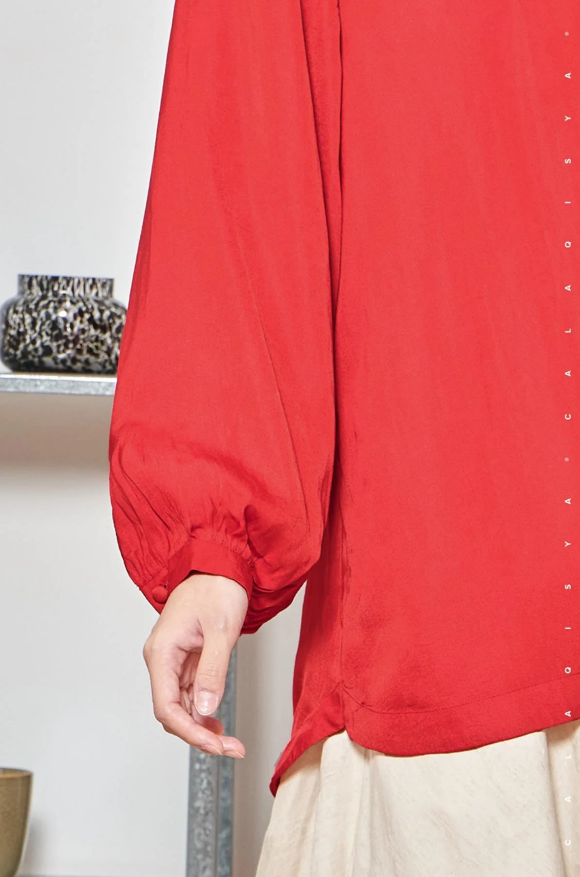 LAUREL BALLOON SLEEVE TOP IN URBAN RED (FULLY LINED) - Image 3