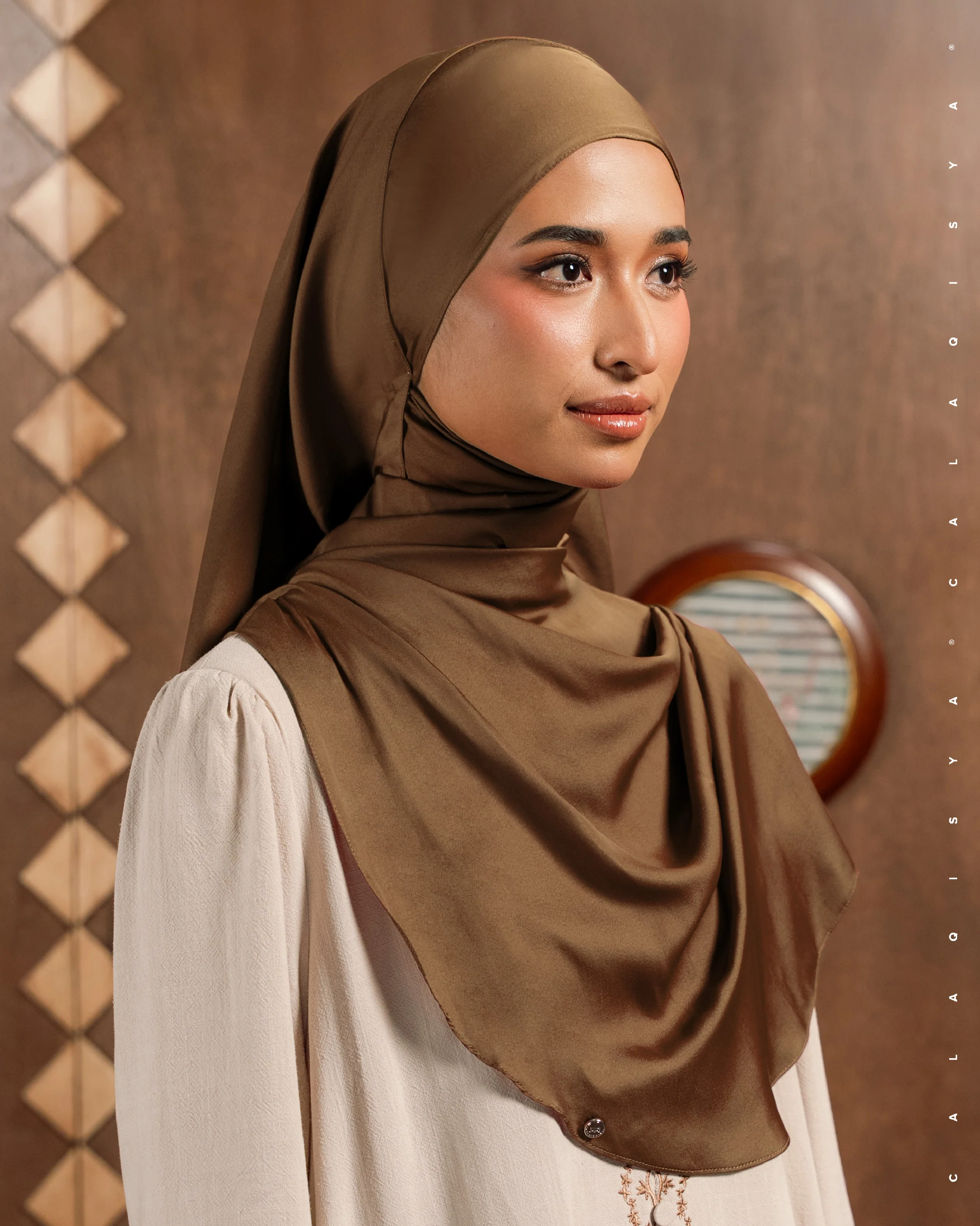 LAUREL SHAWL IN BRONZE BROWN