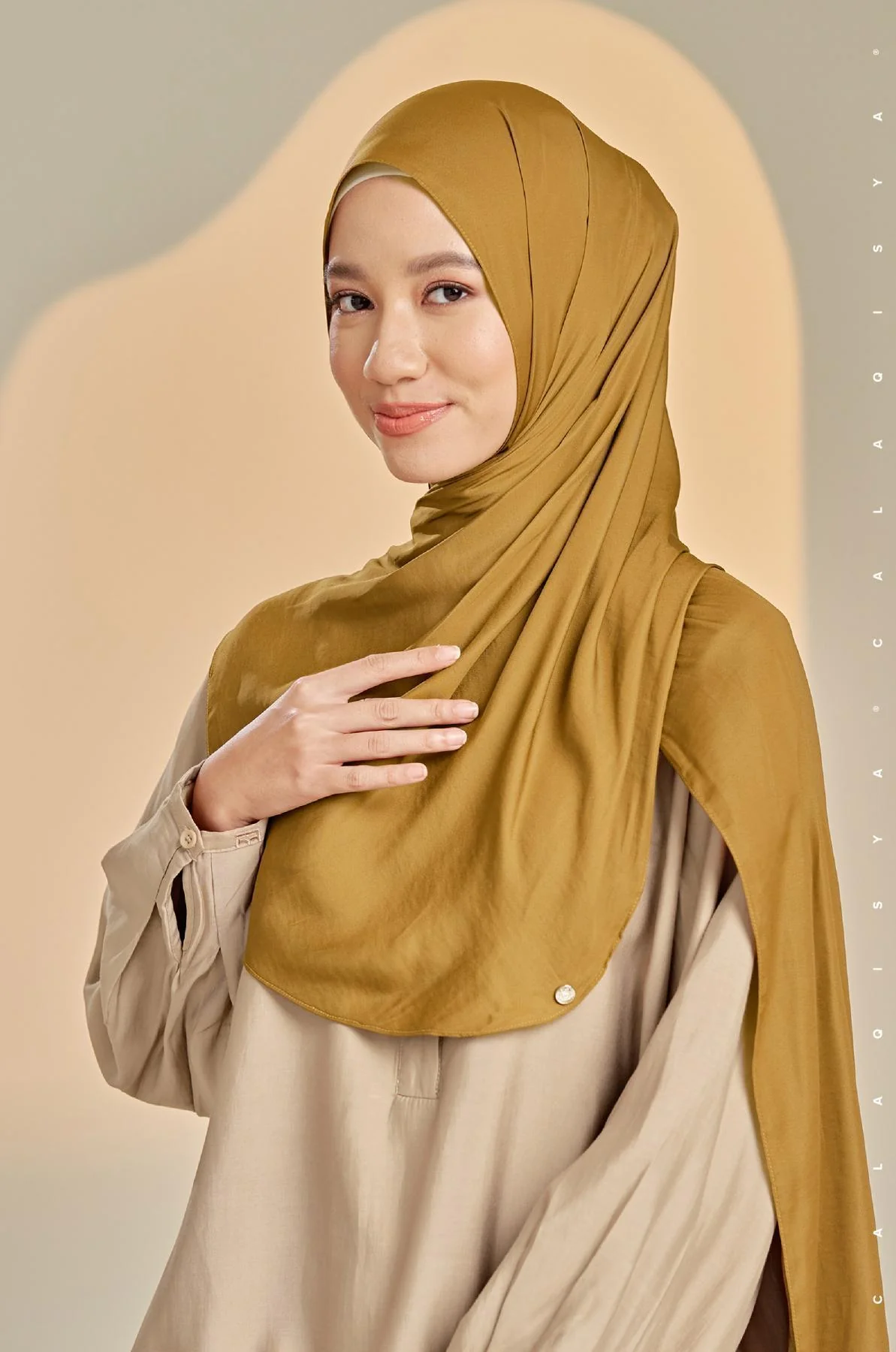 LAUREL SHAWL IN HONEY