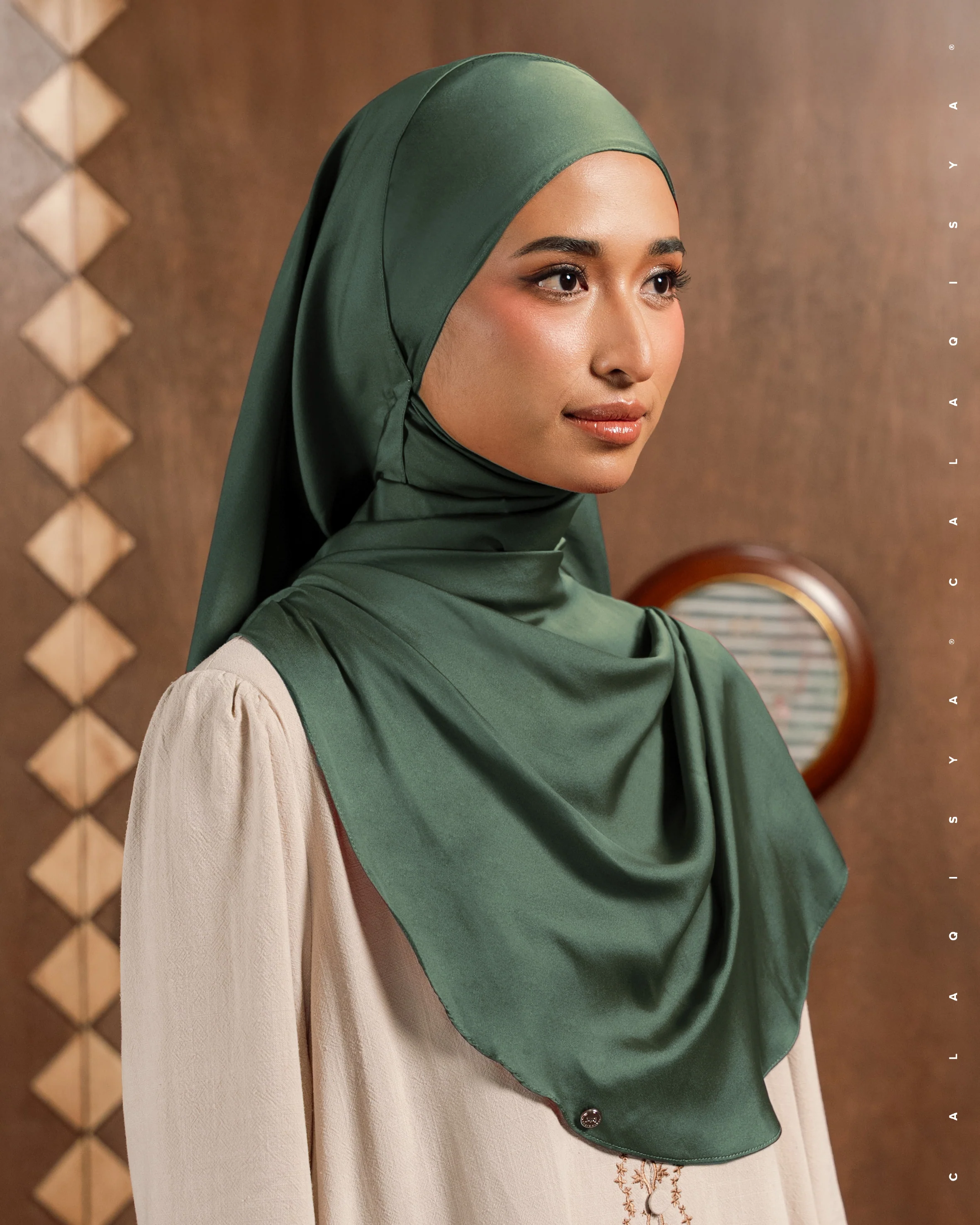 LAUREL SHAWL IN LAUREL WREATH