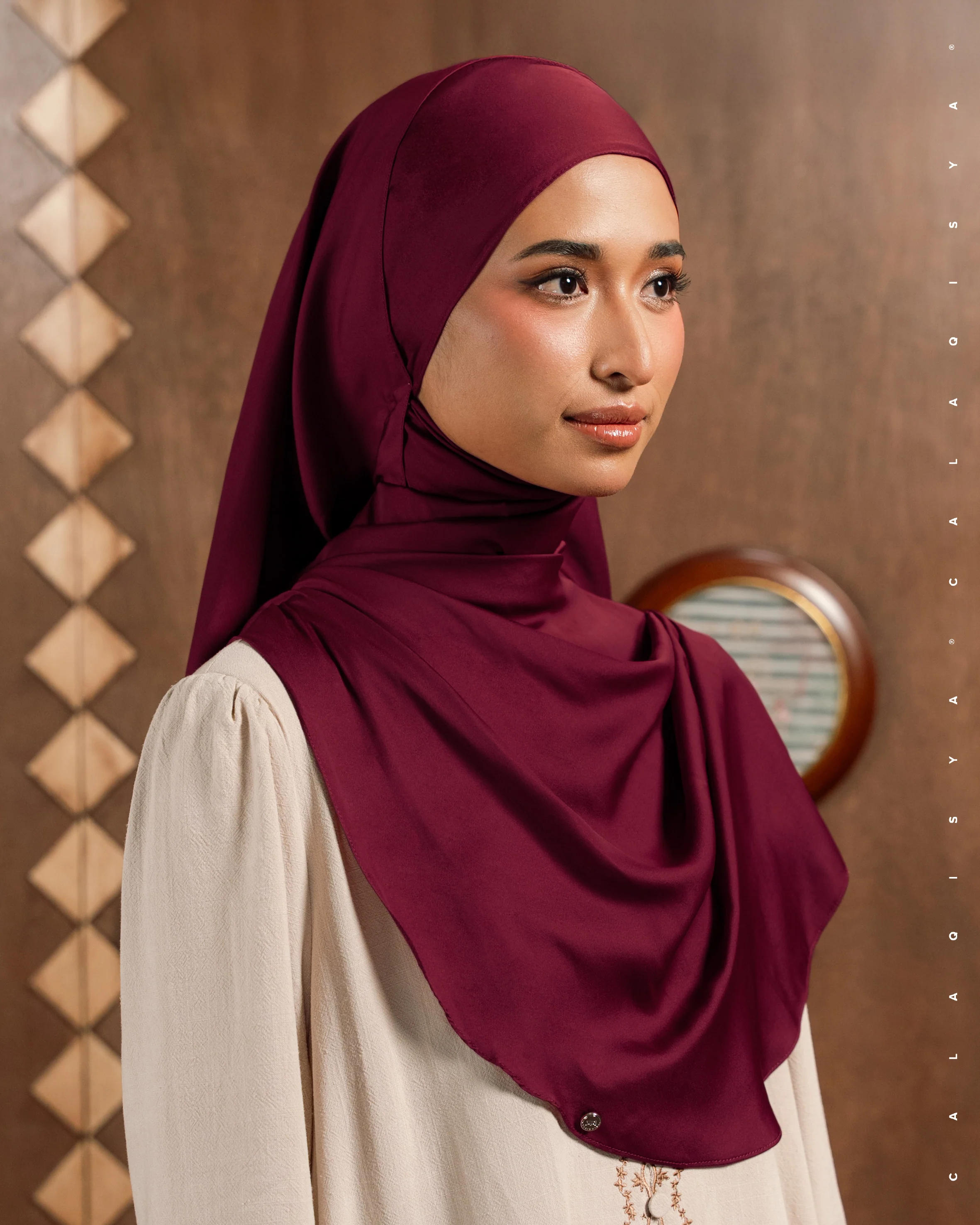 LAUREL SHAWL IN RUMBA RED