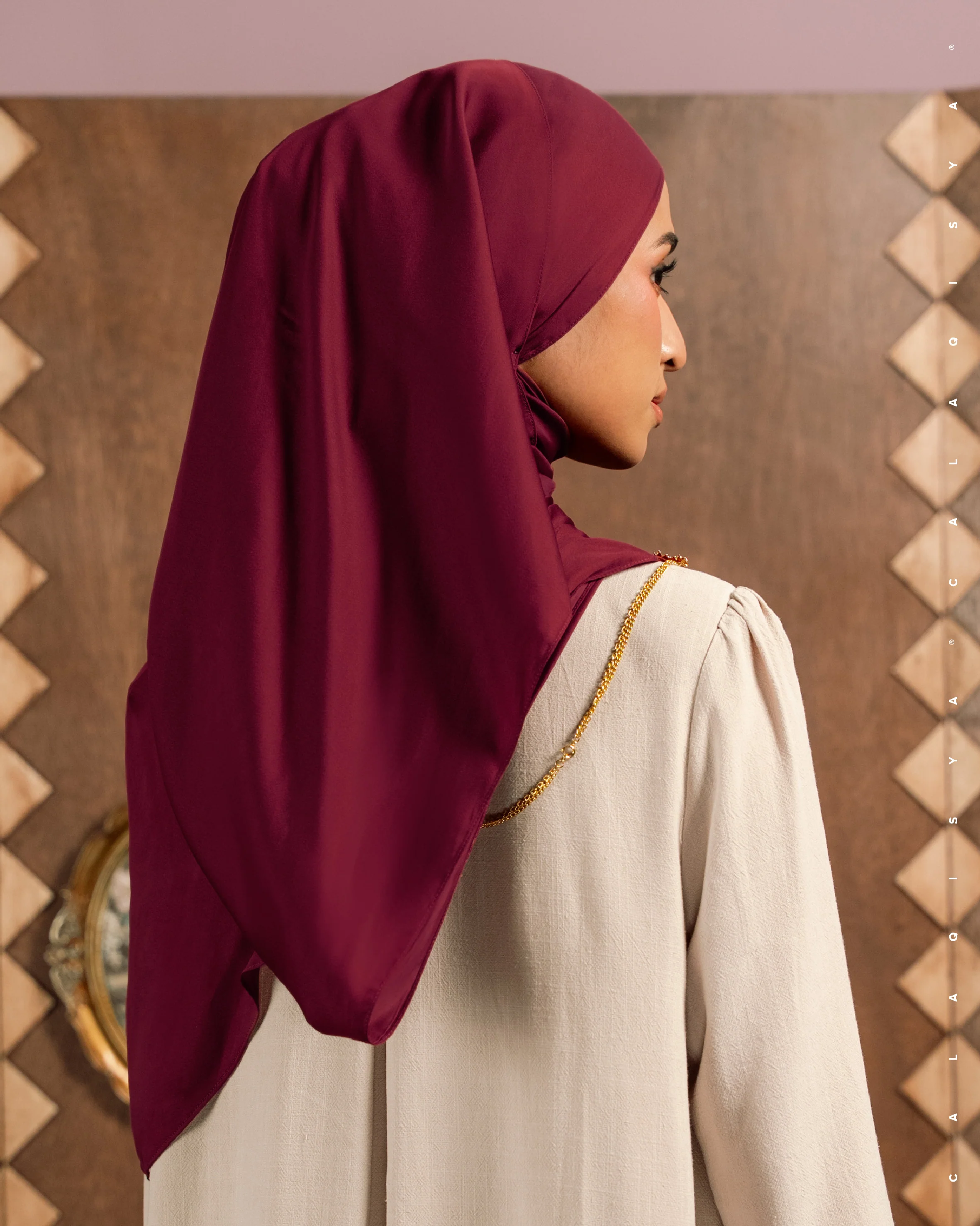 LAUREL SHAWL IN RUMBA RED - Image 2