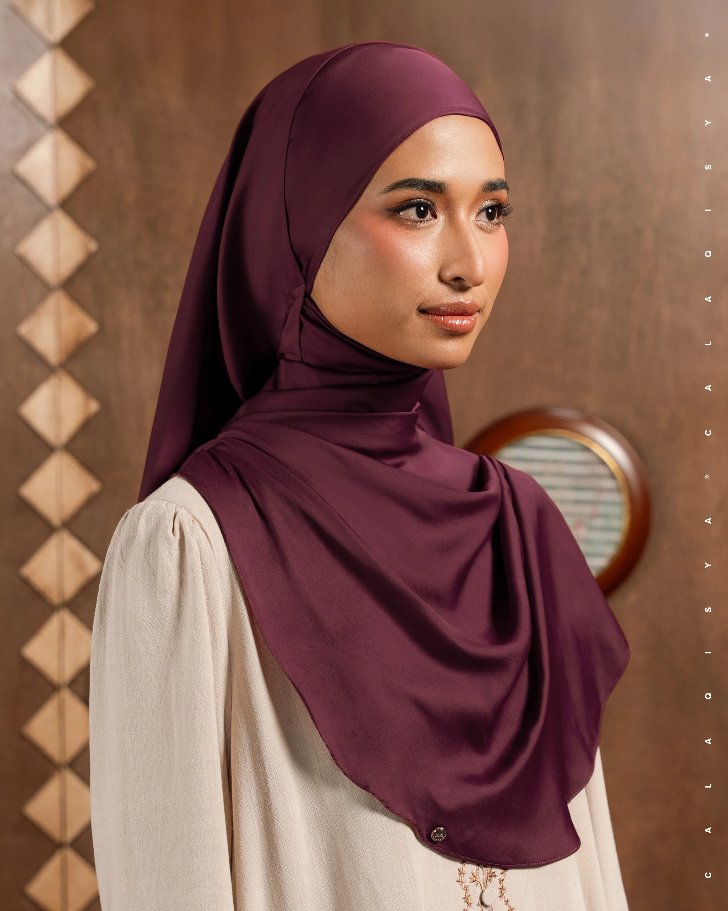 LAUREL SHAWL IN TAWNY PORT