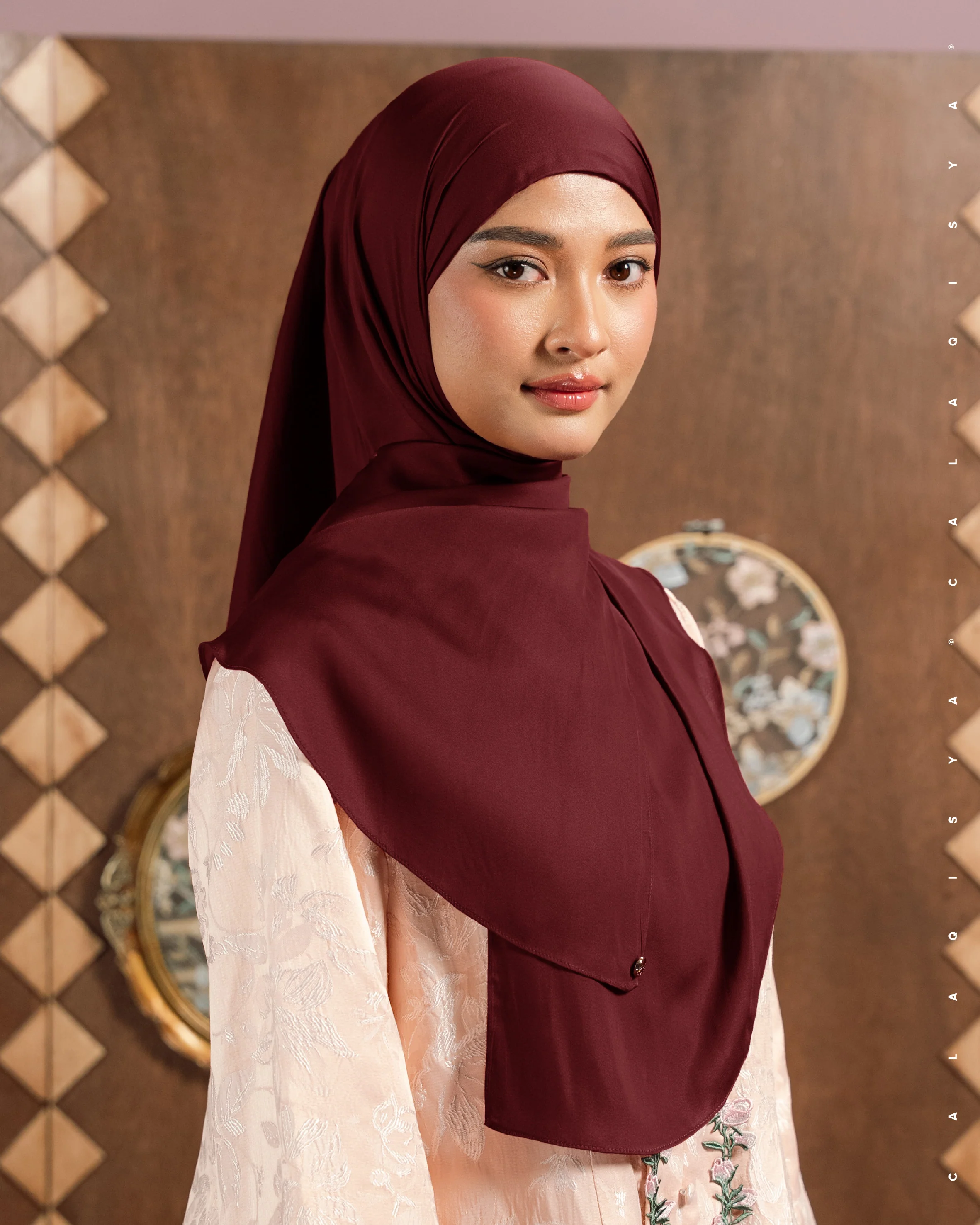 LAUREL TIE BACK UNDERCHIN IN ROSEWOOD