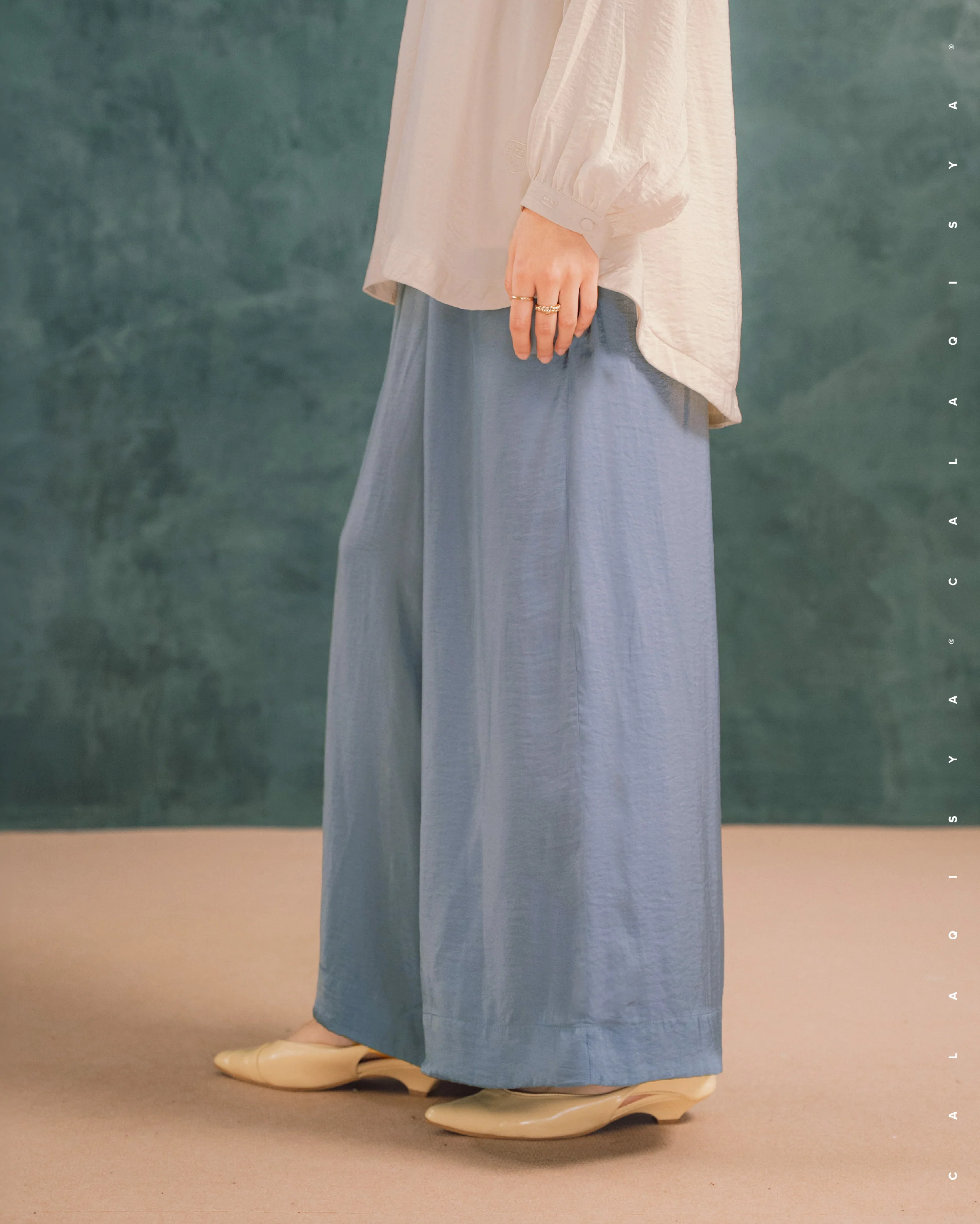 LAUREL WIDE PANTS IN FADED DENIM - Image 3