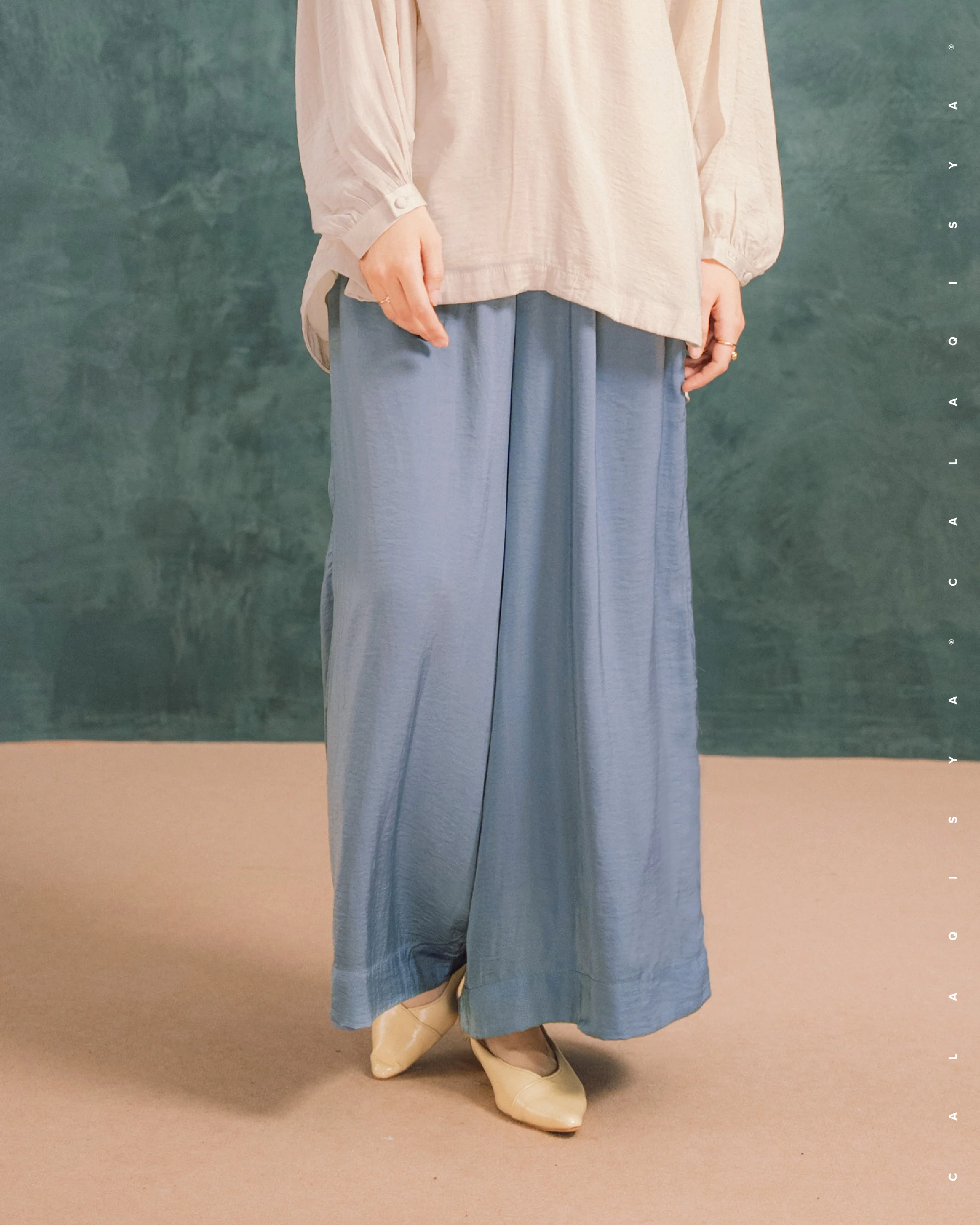 LAUREL WIDE PANTS IN FADED DENIM - Image 4
