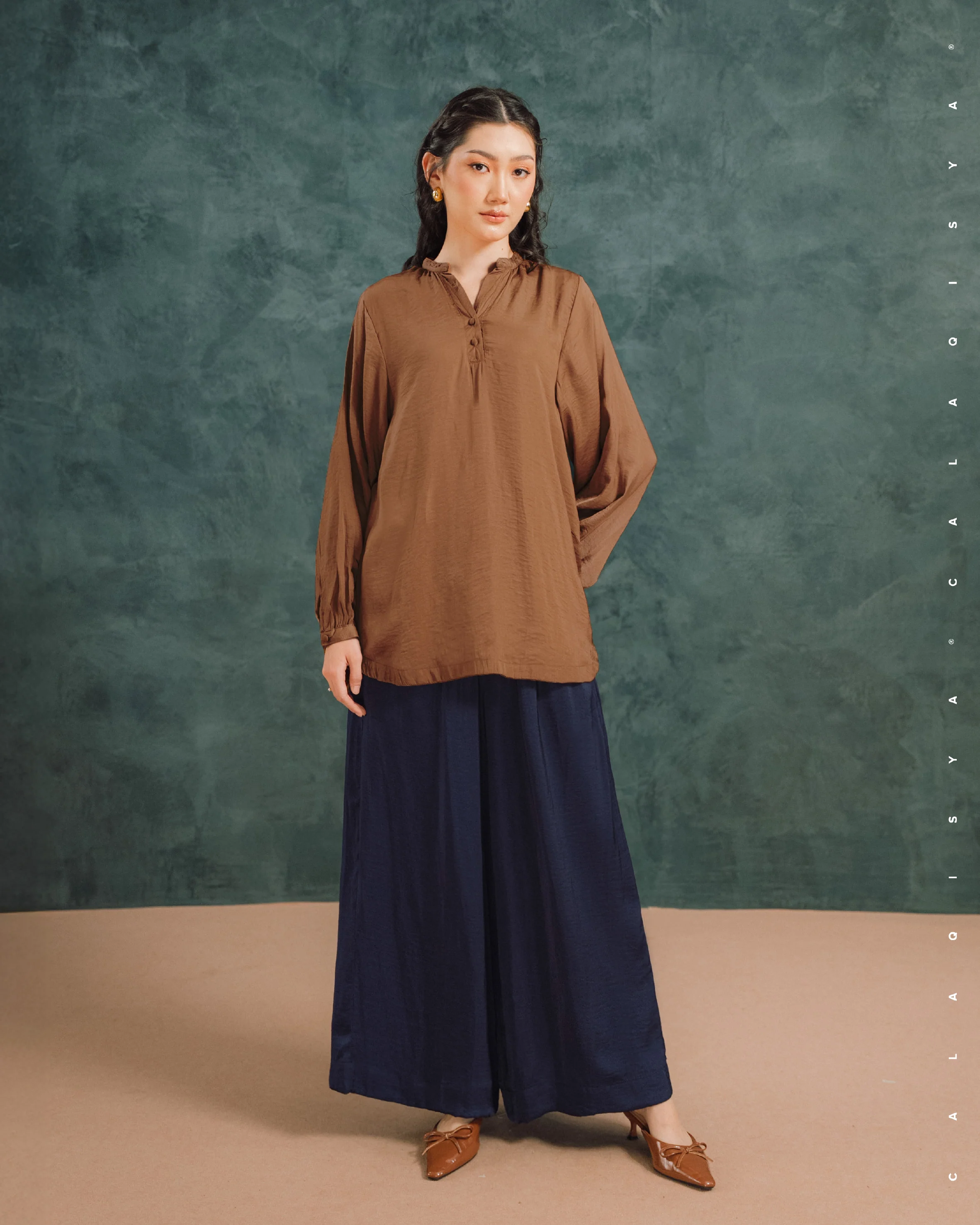 LAUREL WIDE PANTS IN NAVY BLUE - Image 3