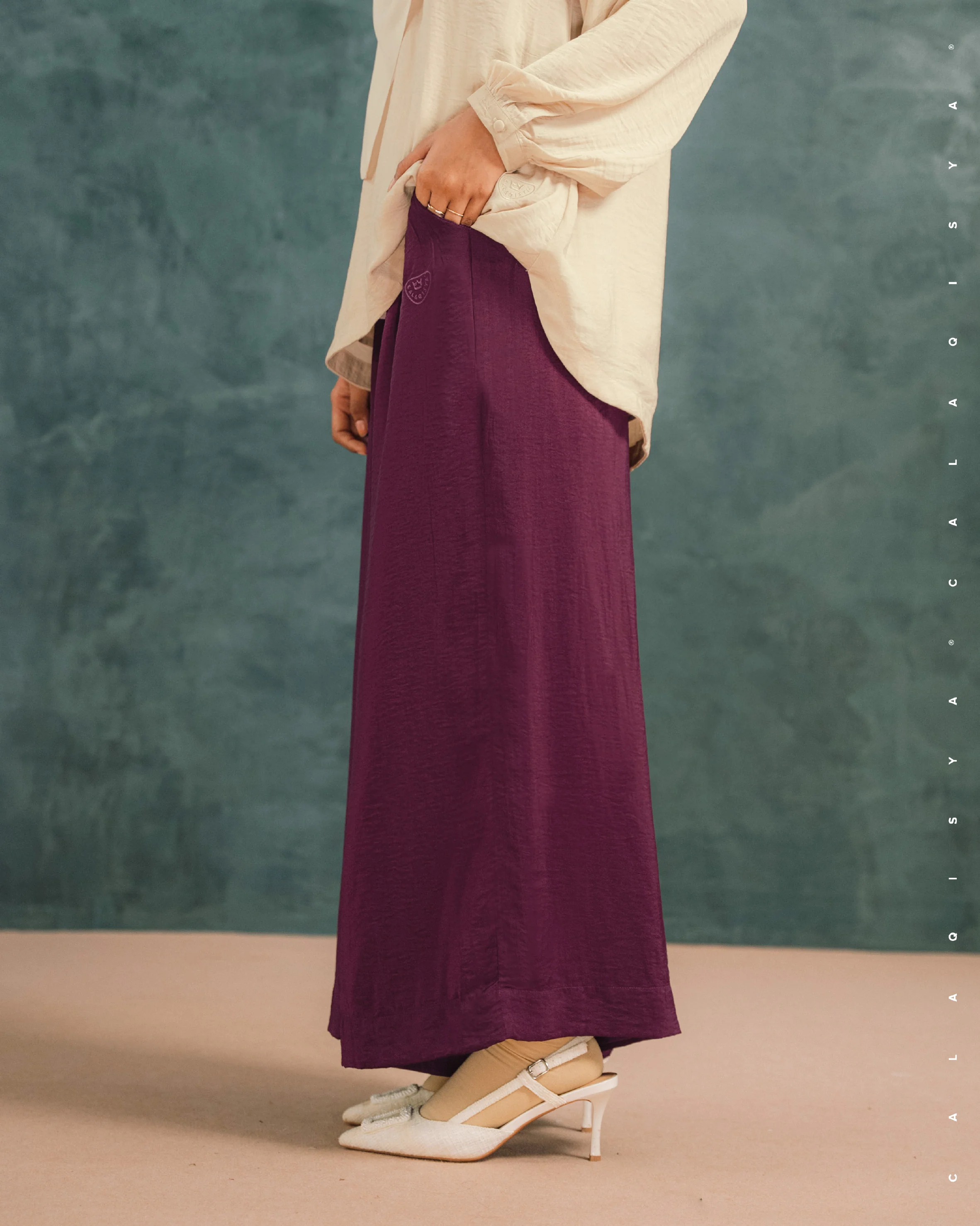 LAUREL WIDE PANTS IN PORT ROYALE - Image 4