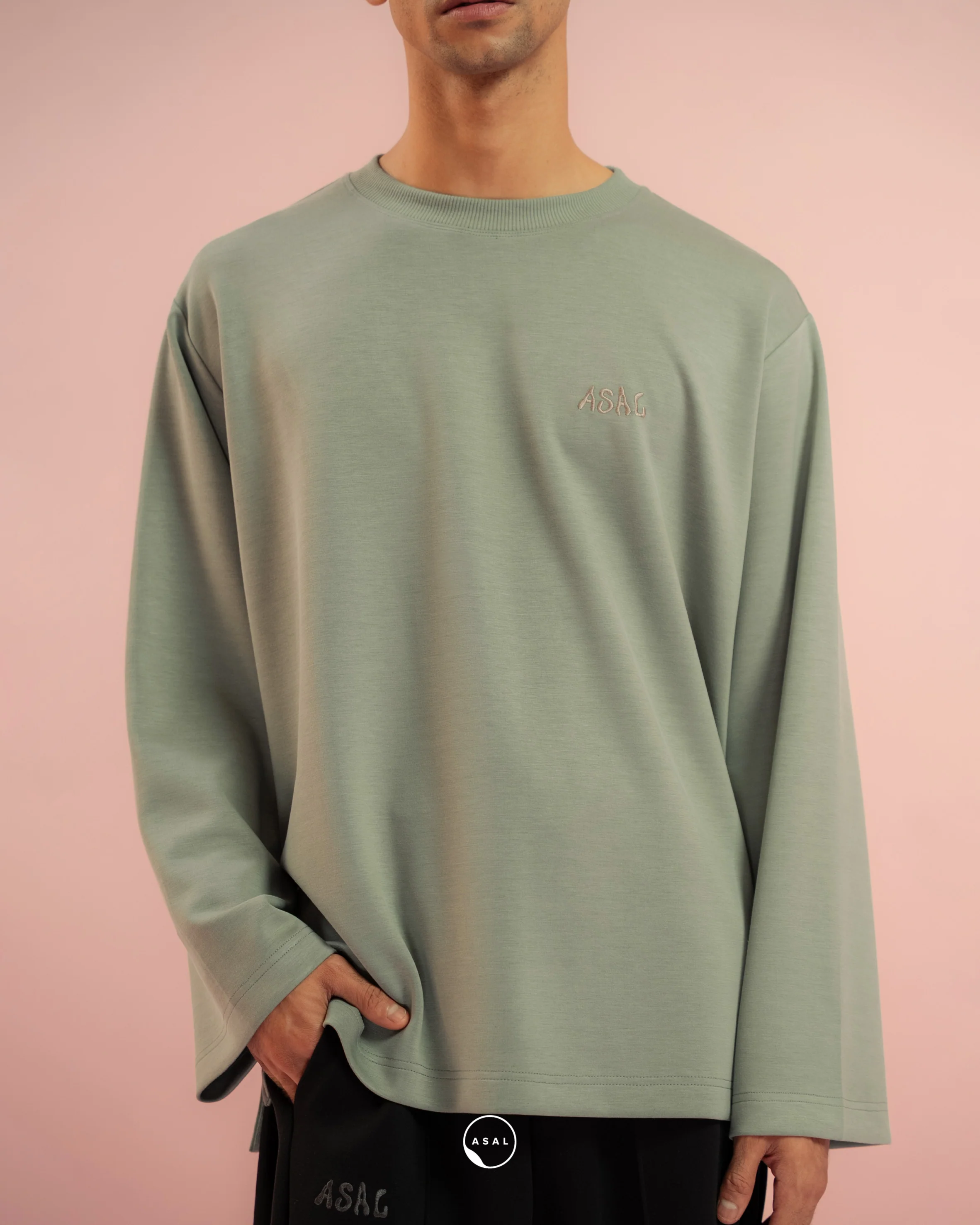 LEOS RUSH LONG SLEEVE IN OIL GREEN - Image 3