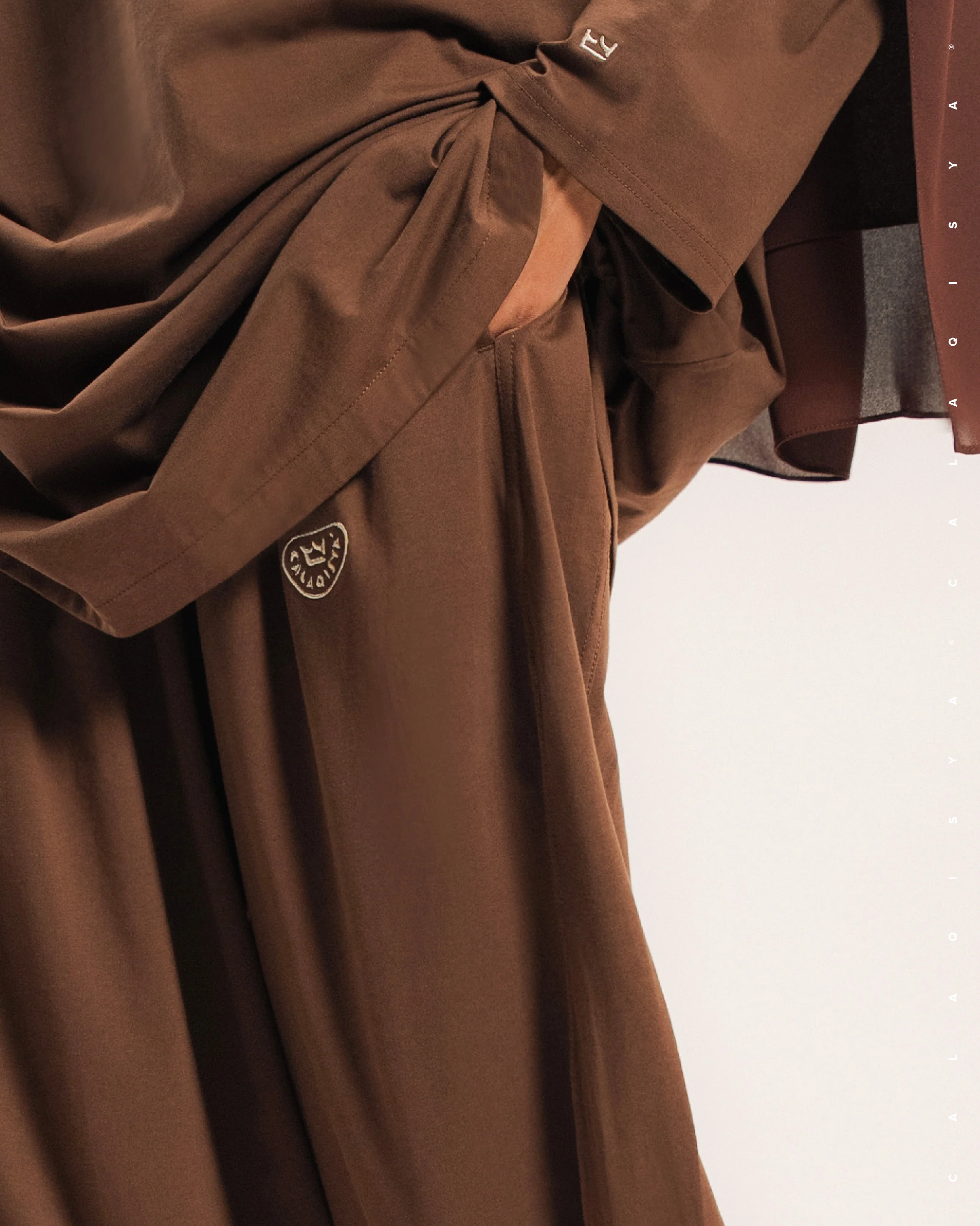 LIGHT COCOON PANTS IN FRENCH ROAST - Image 3