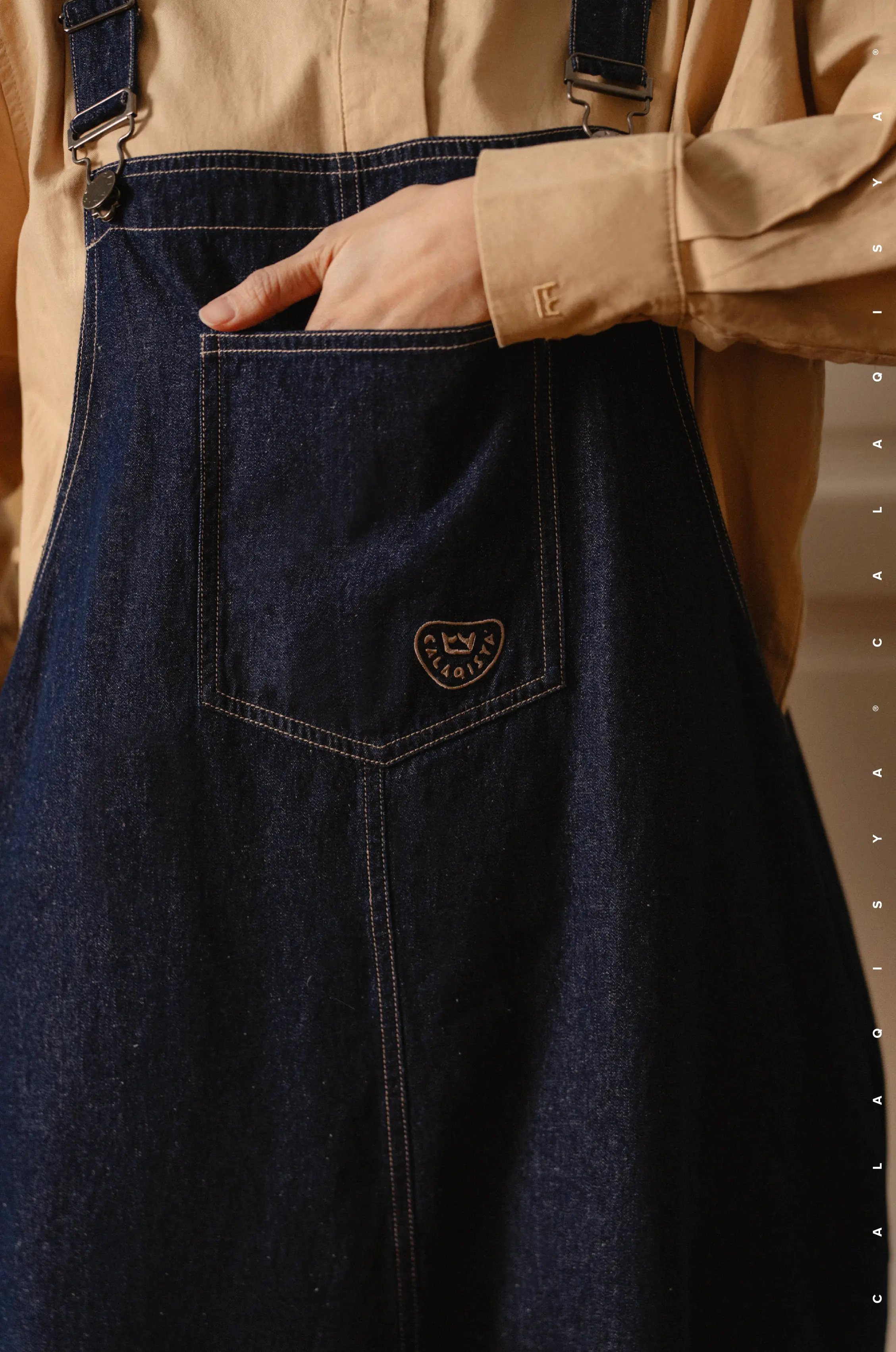 RANCH : HARVEST OVERALL DRESS 2.0 IN DARK BLUE DENIM - Image 2