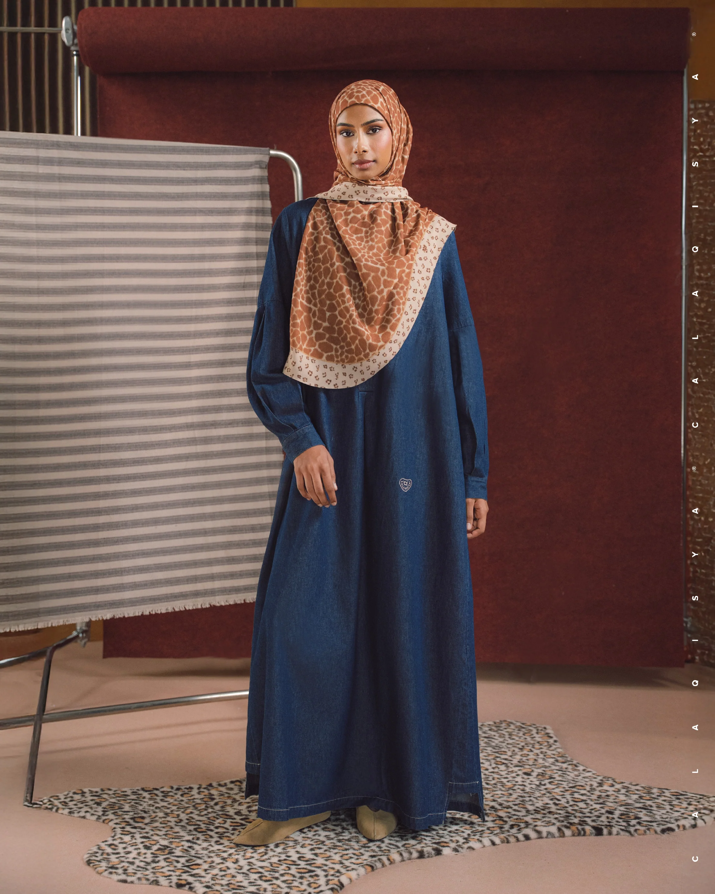 RANCH : MEADOW DRESS 2.0 IN DARK BLUE DENIM