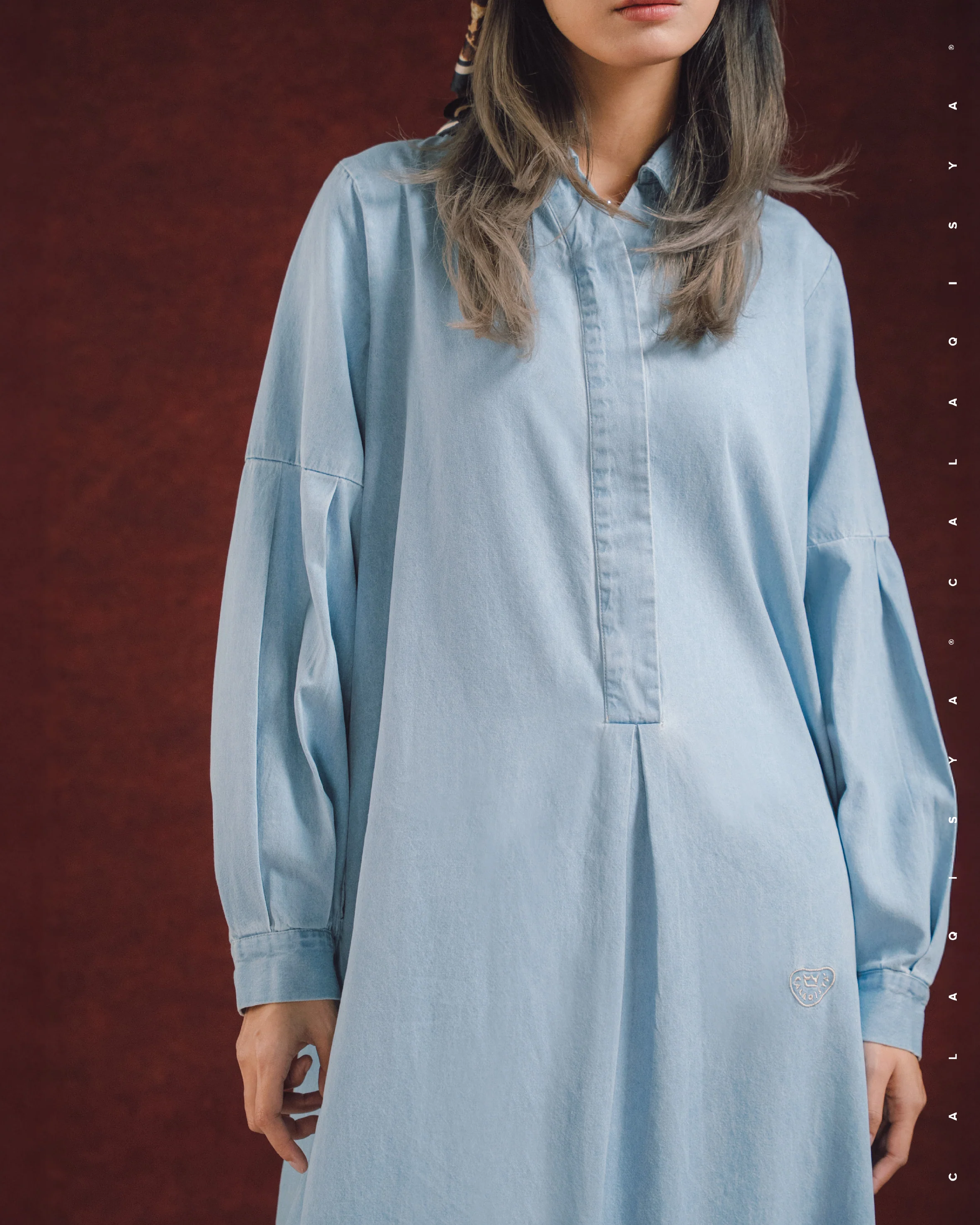 RANCH : MEADOW DRESS 2.0 IN LIGHT BLUE DENIM - Image 2