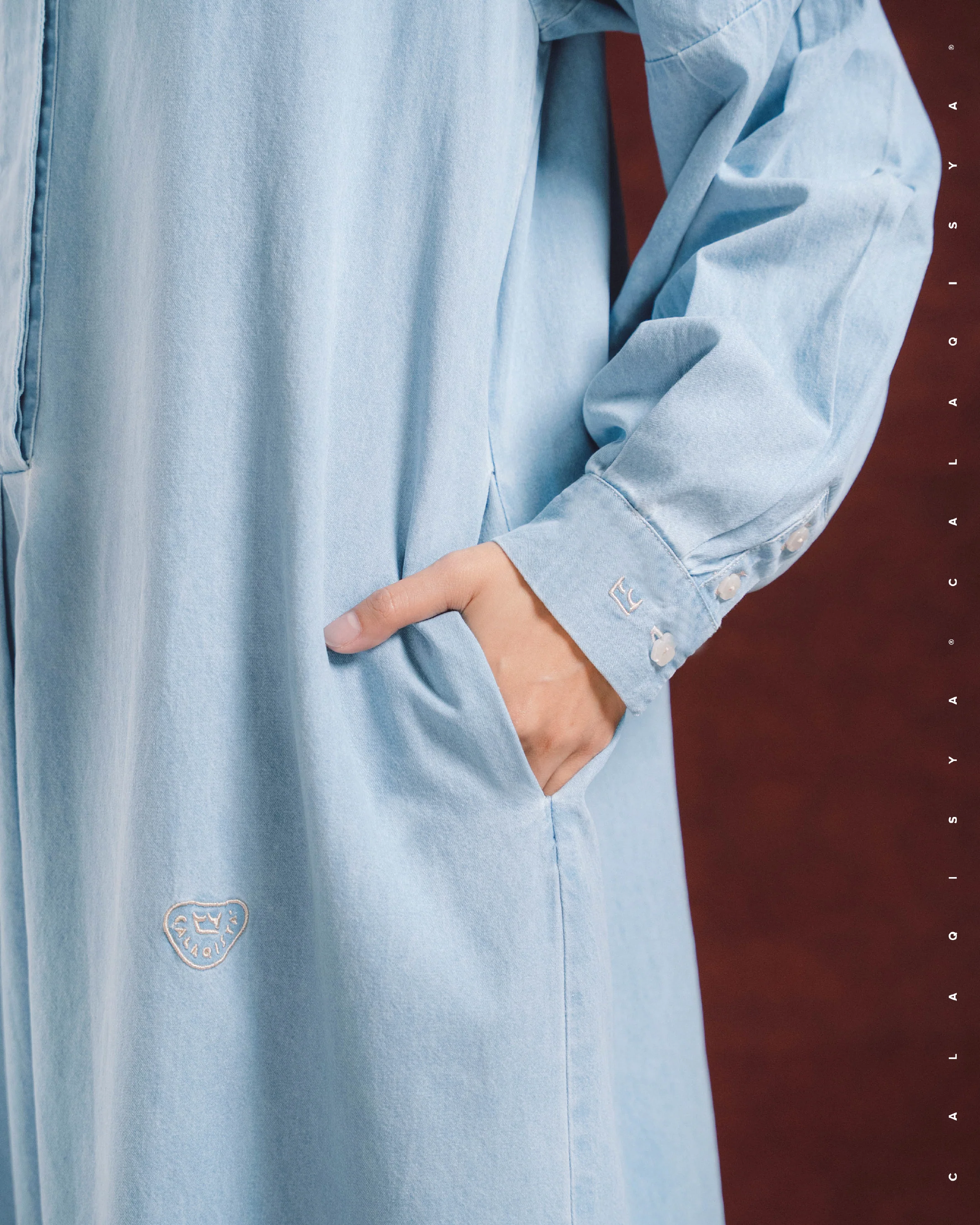 RANCH : MEADOW DRESS 2.0 IN LIGHT BLUE DENIM - Image 3