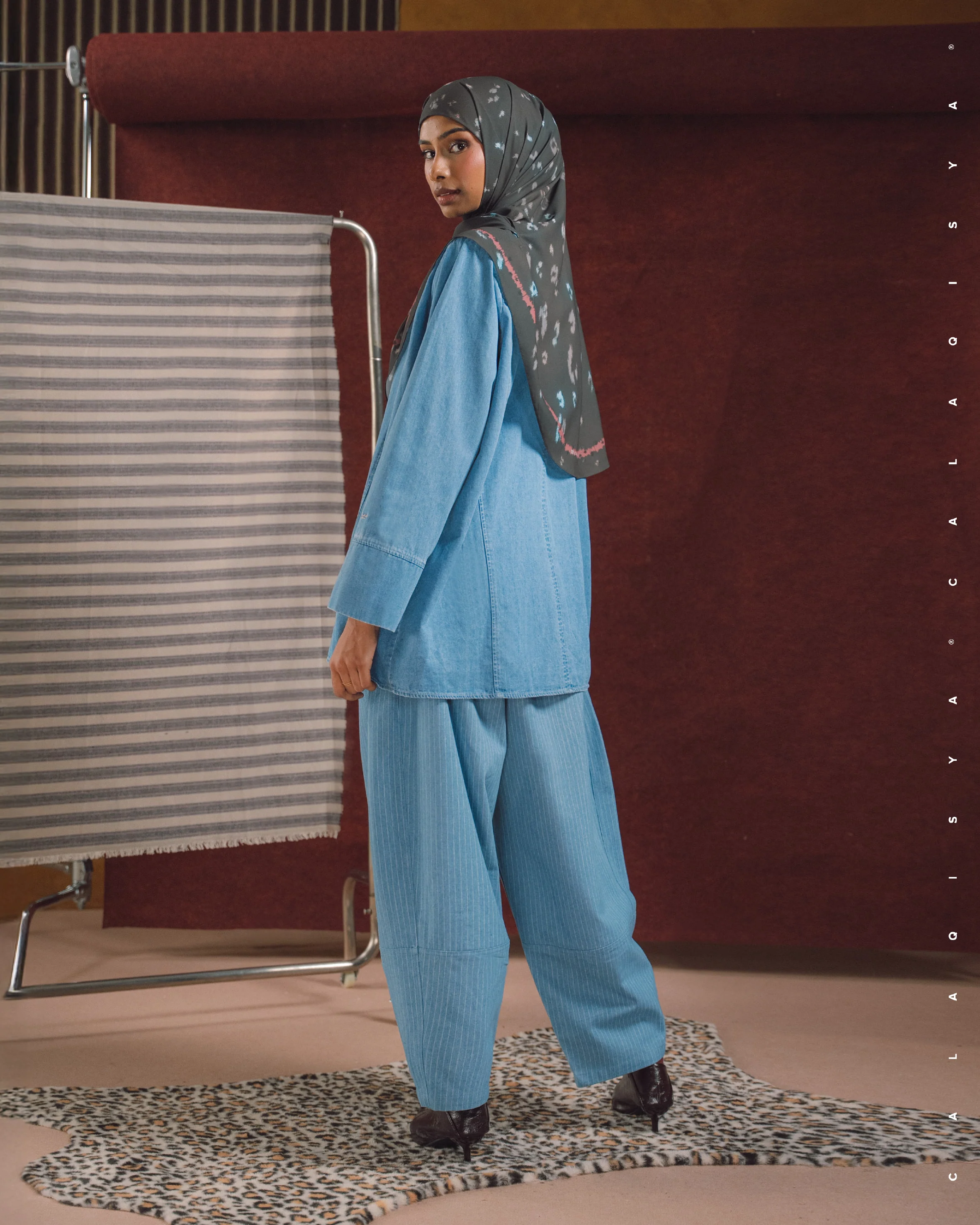 RANCH RAYS TOP IN MEDIUM BLUE DENIM - Image 3