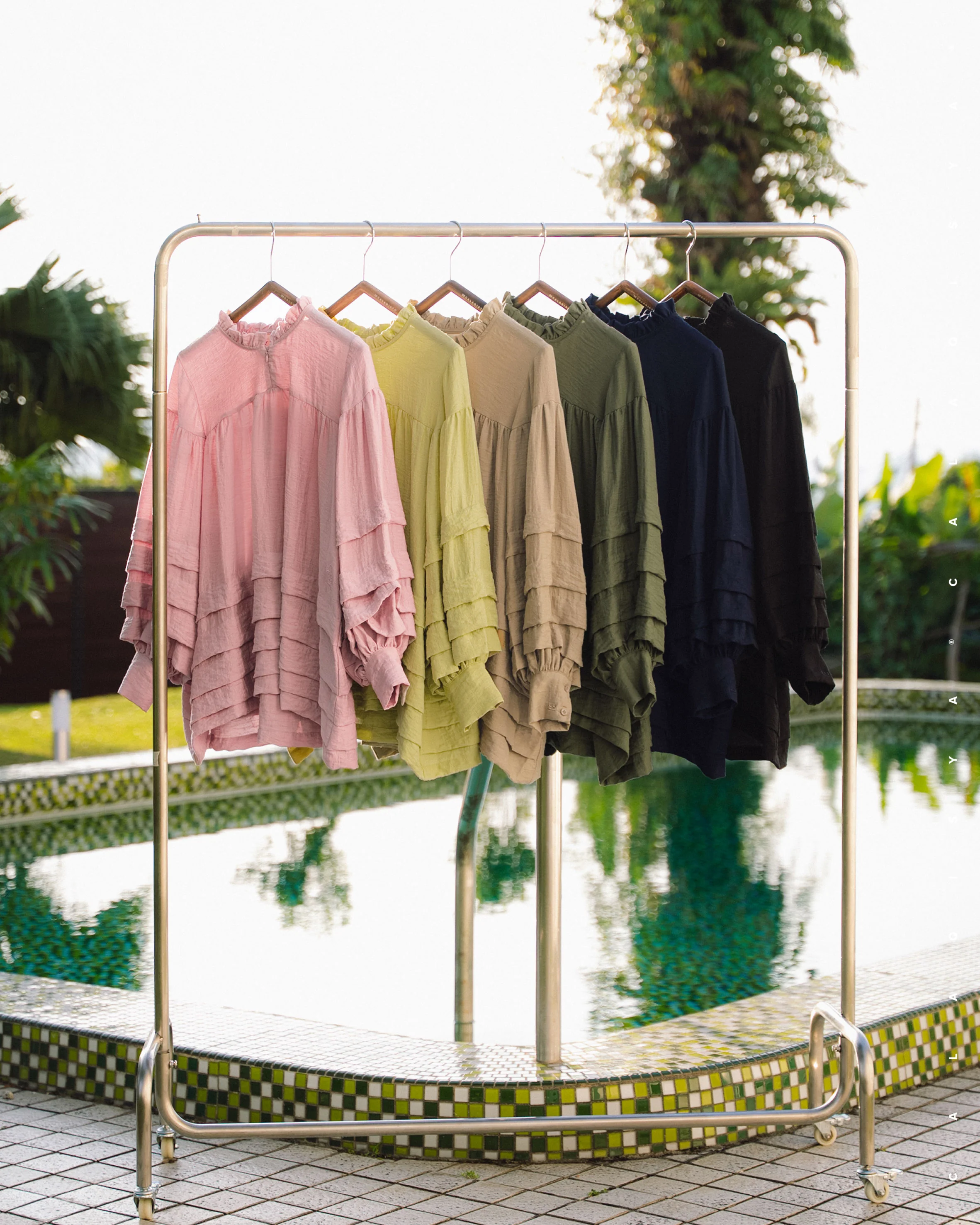 RESORT : ALUN TOP 2.0 IN BLACK - Image 4