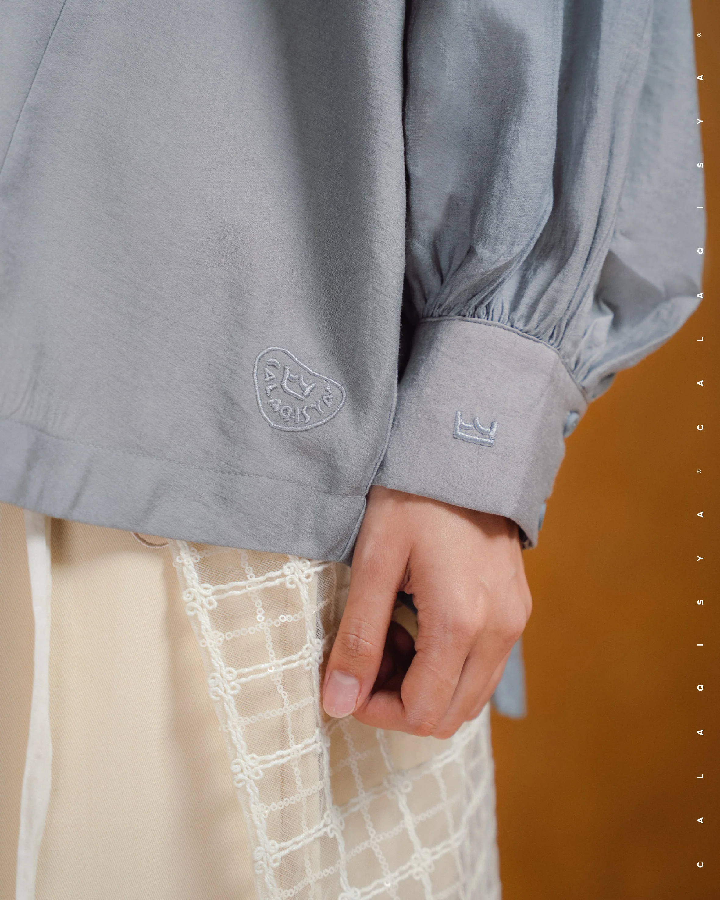 RESORT : GIRI BLOUSE 2.0 IN ABSORPTION - Image 2