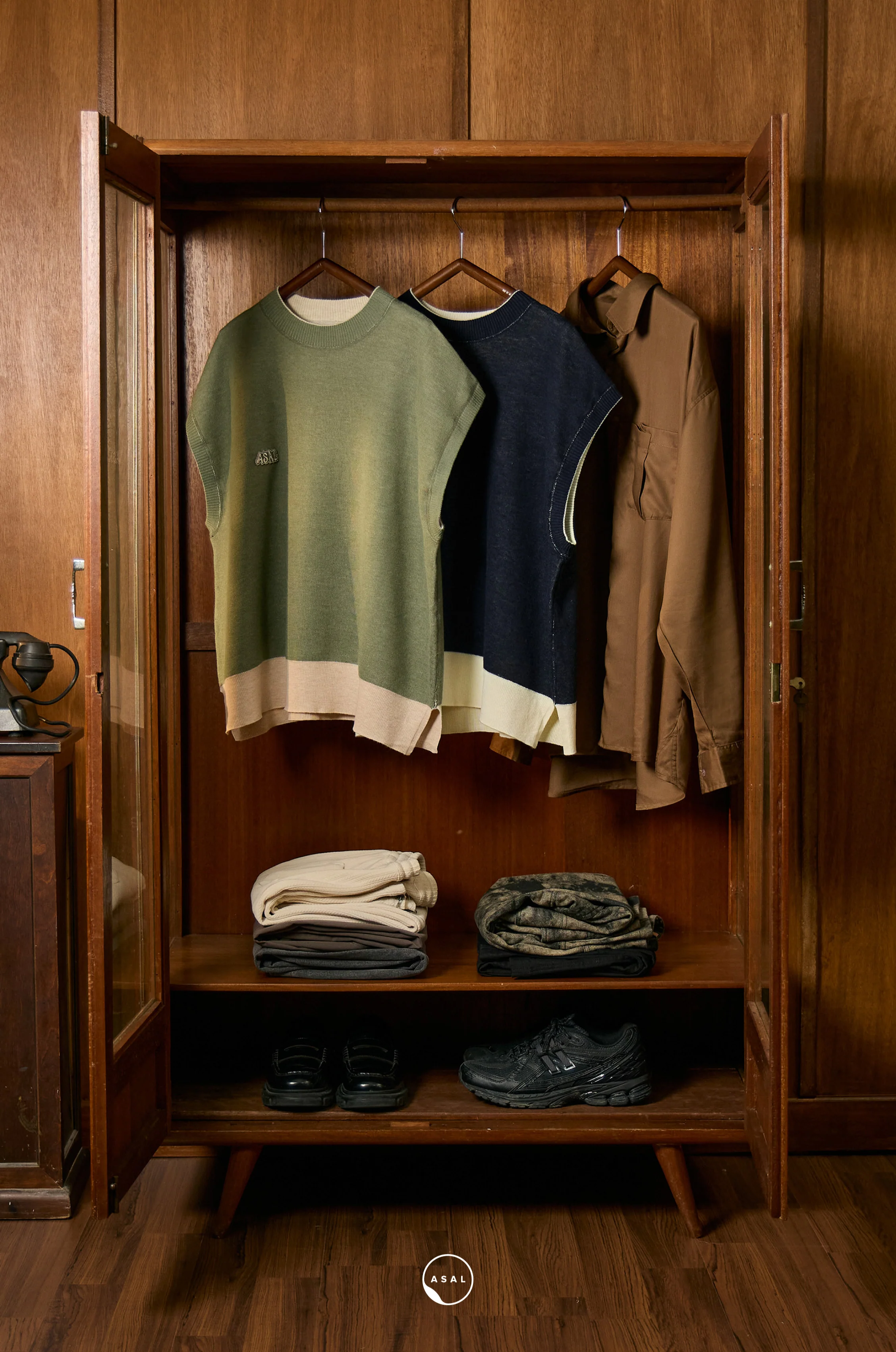 REVERSIBLE: TWIN VEST - Image 9