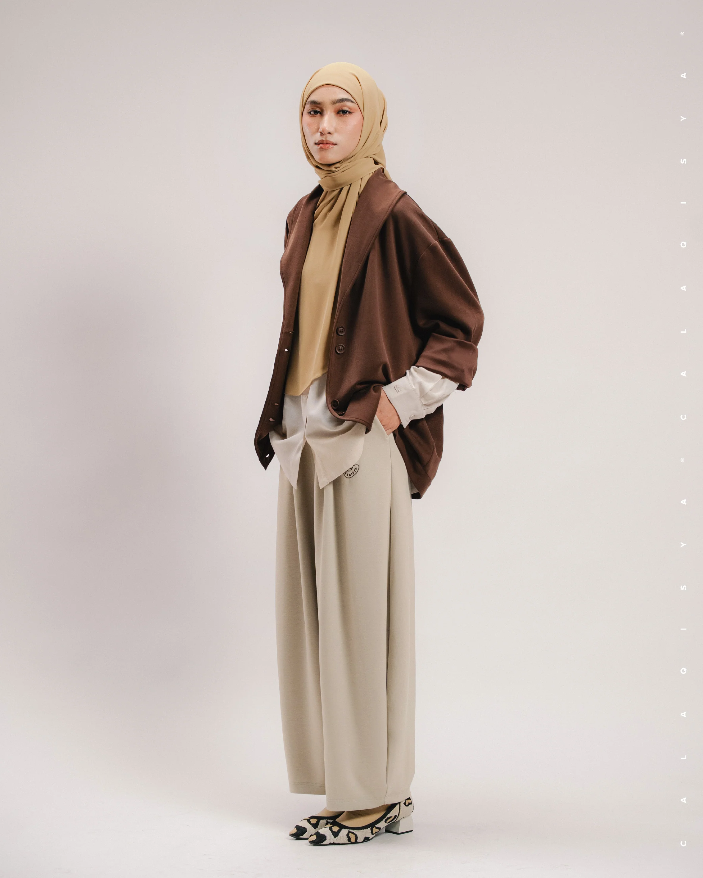RUSH COCOON PANTS IN WOOD ASH - Image 2