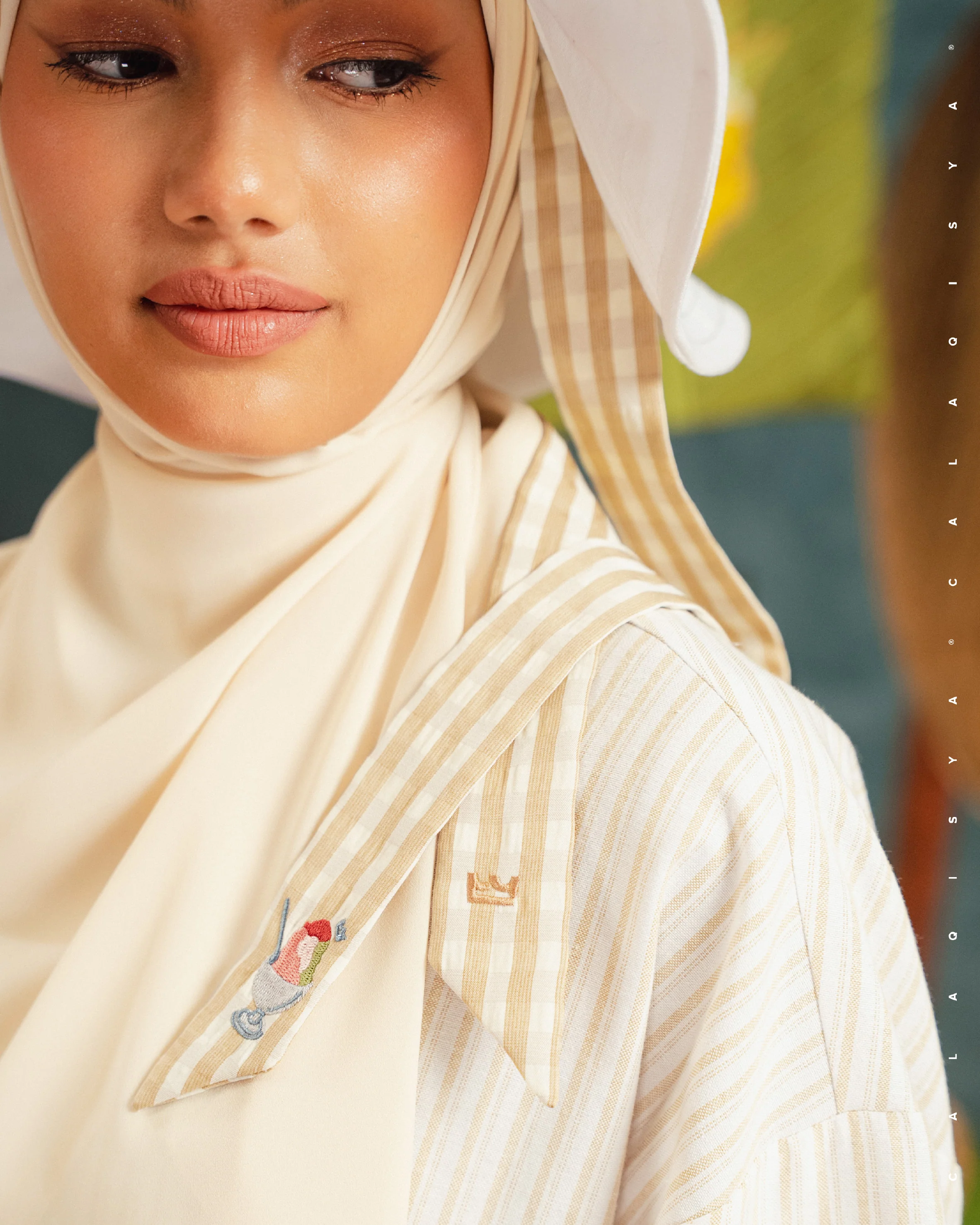 RW BUCKET HAT IN OFF WHITE - Image 4