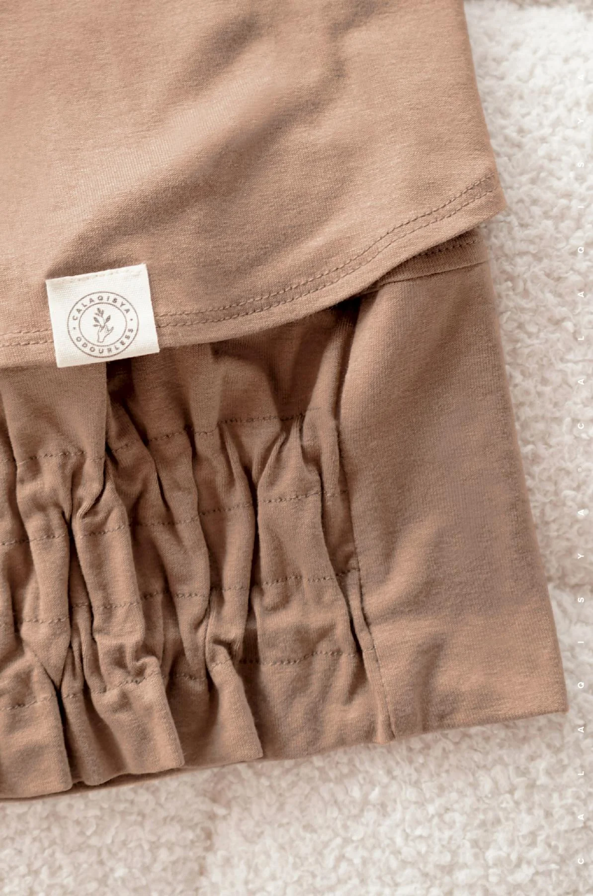 SNUG UNDERSCARF IN MINIMAL GREY (ODOURLESS) - Image 4