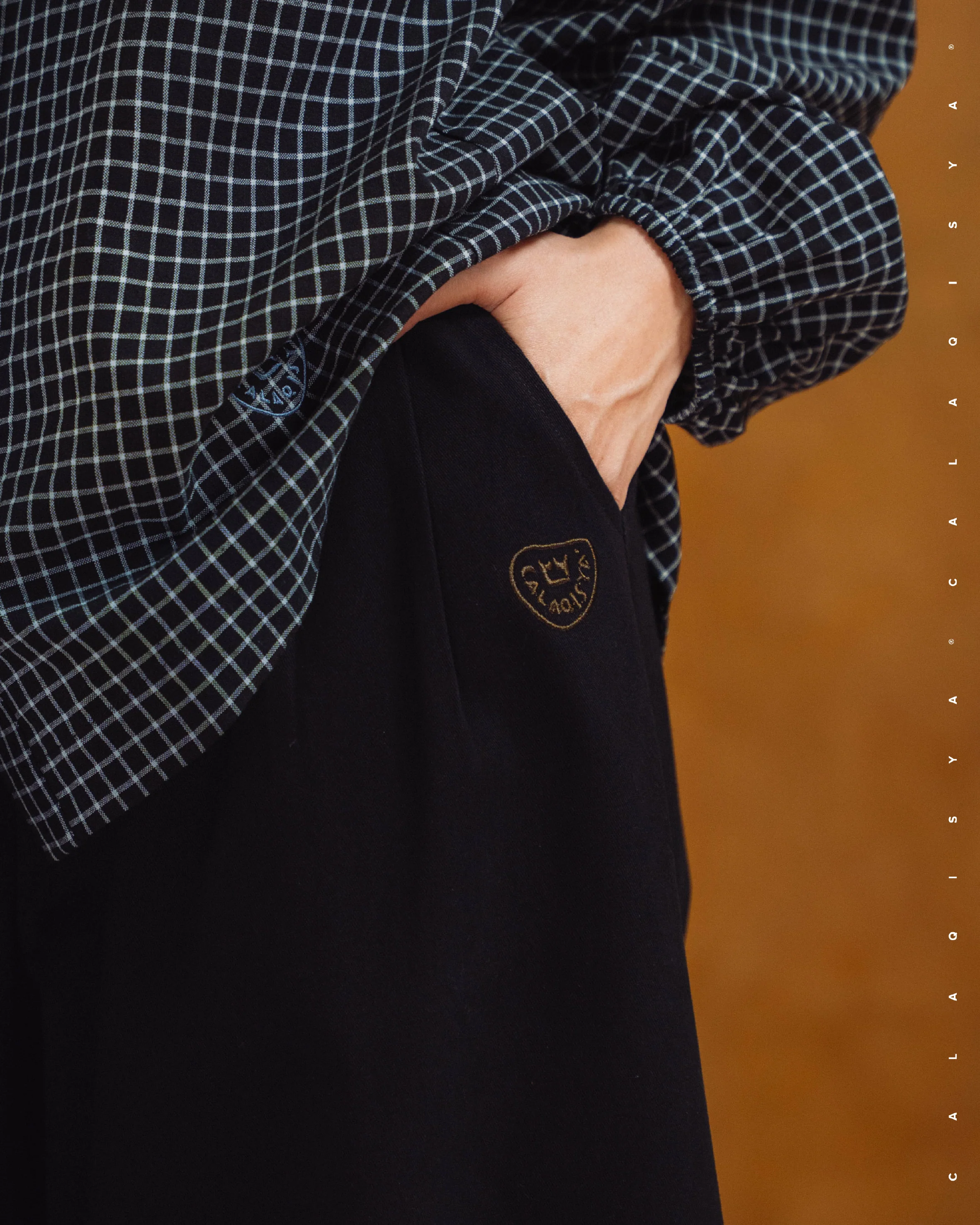 SORA FLARE PANTS IN BLACK - Image 3