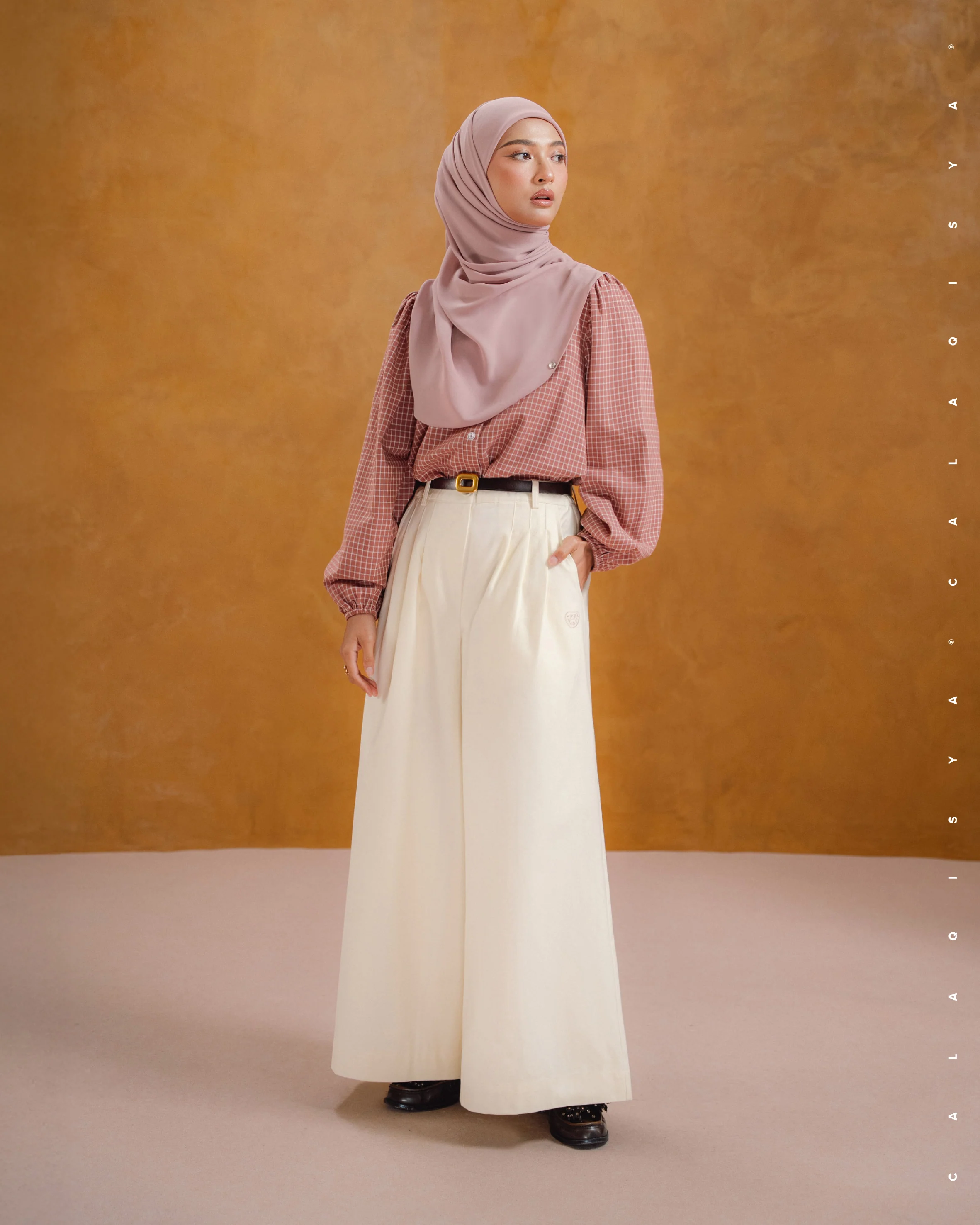 SORA FLARE PANTS IN PRISTINE