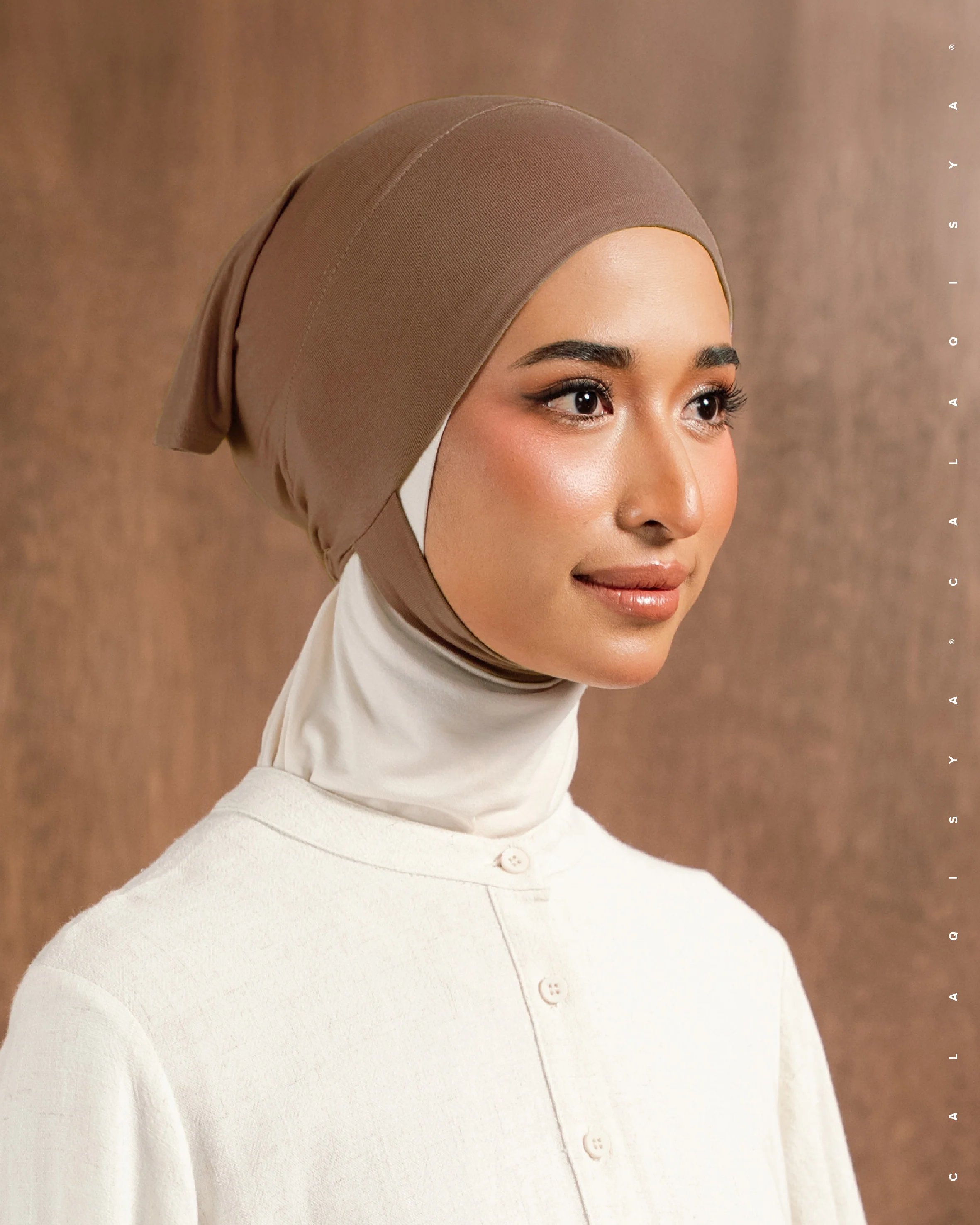 UNDERCHIN SNUG IN PRALINE (ODOURLESS)