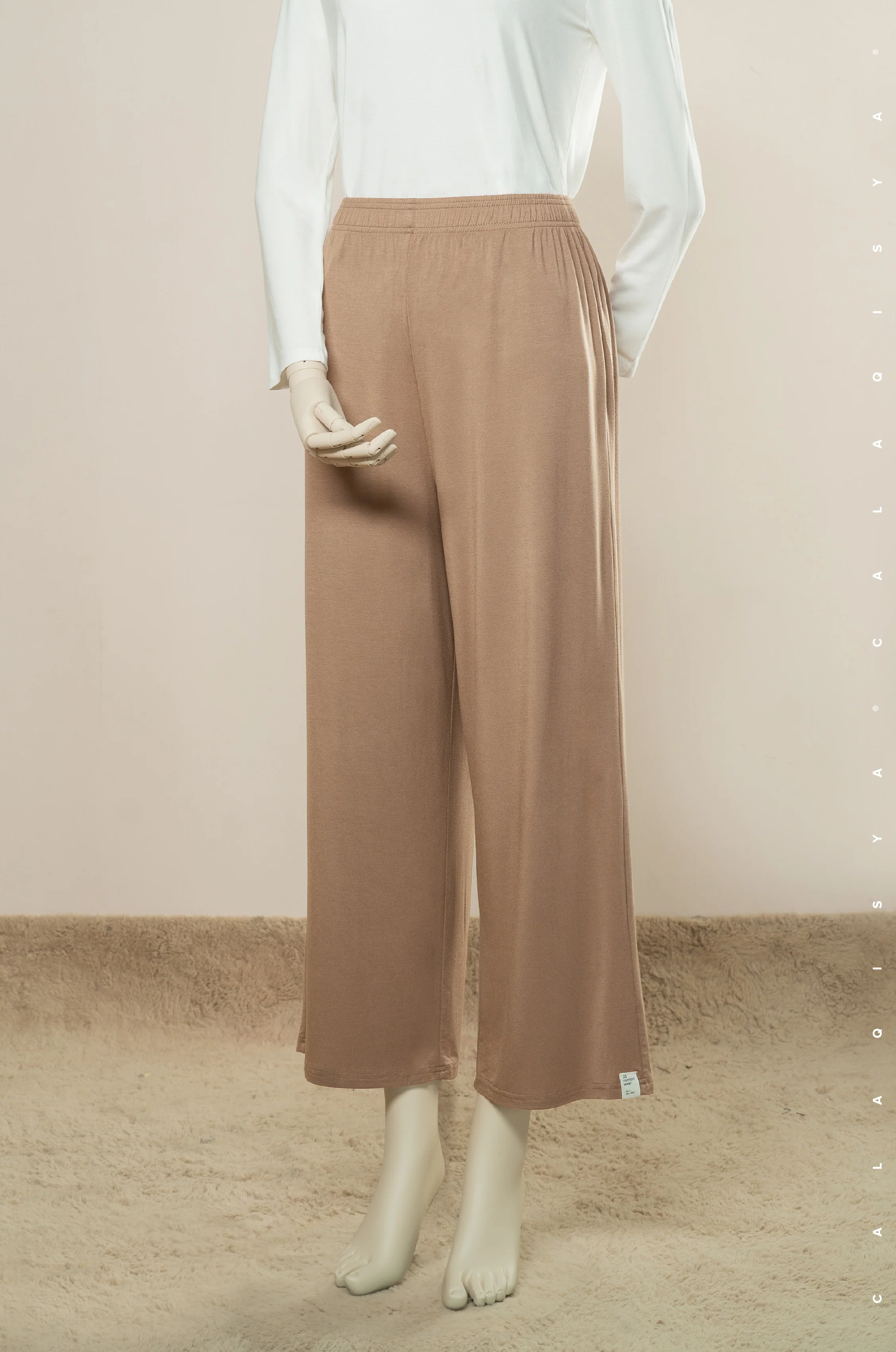 UNDERPANTS FLARE IN WARM TAUPE