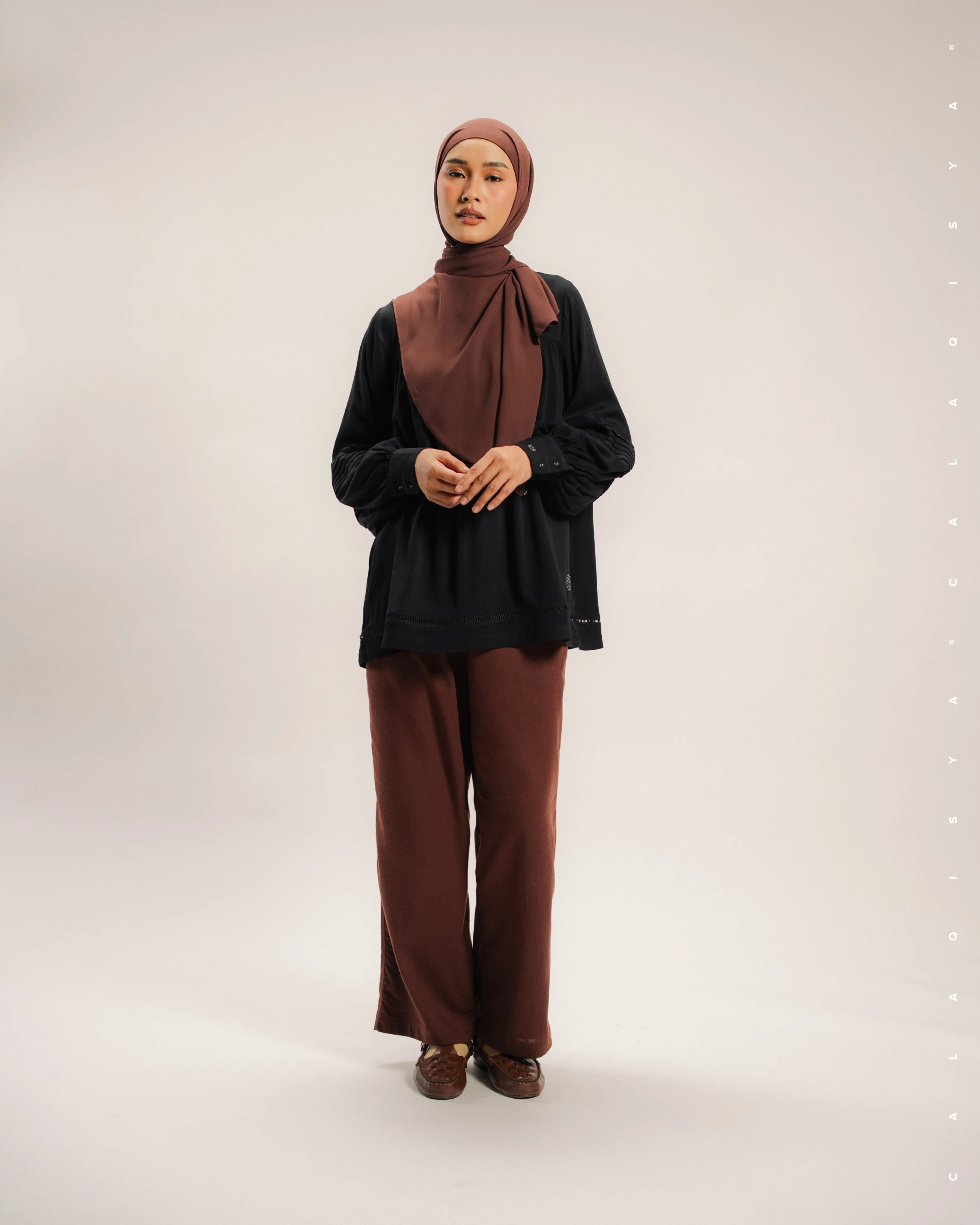 WHISPER AIILY TOP (100% VISCOSE) IN BLACK - Image 3